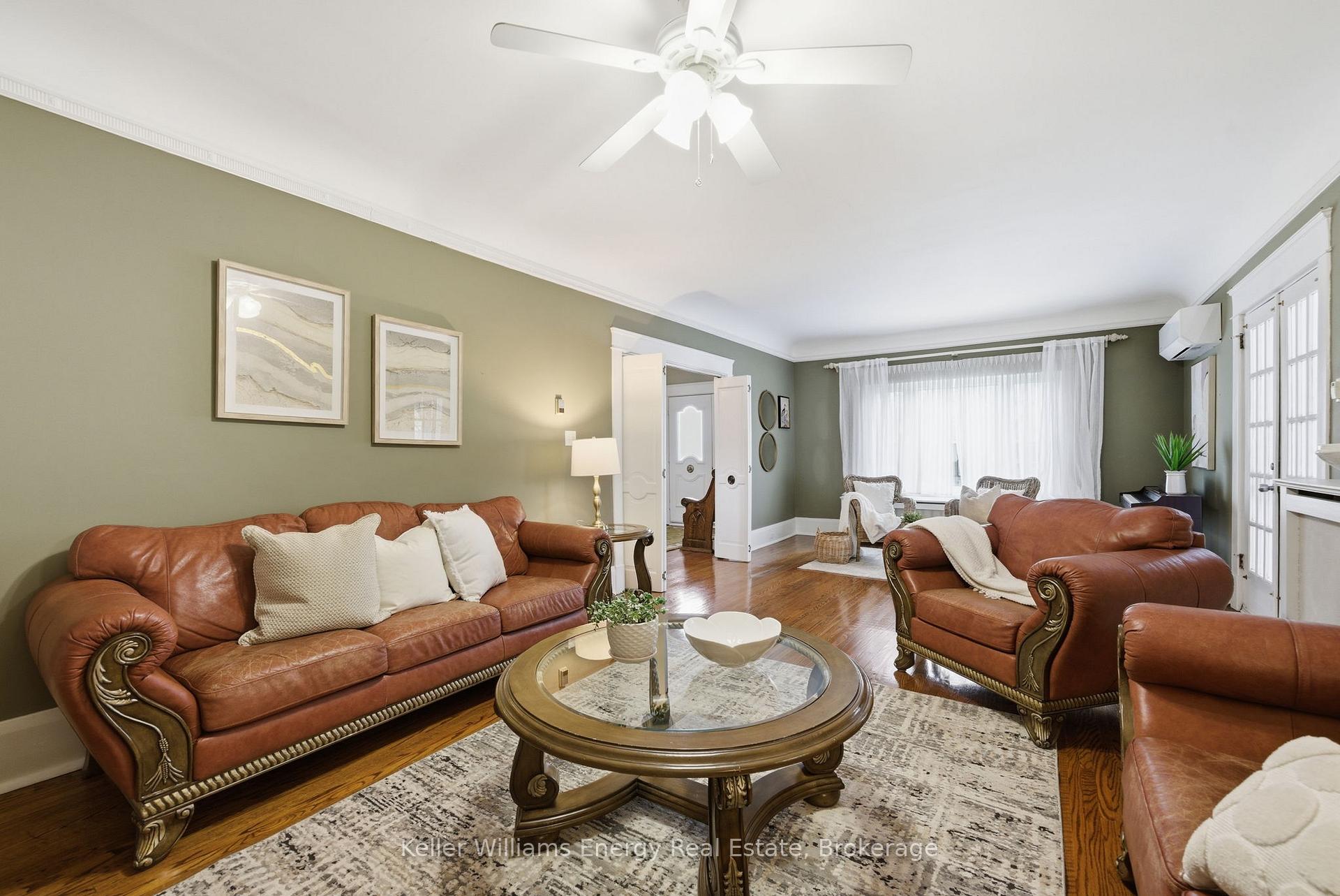452 Simcoe Street N