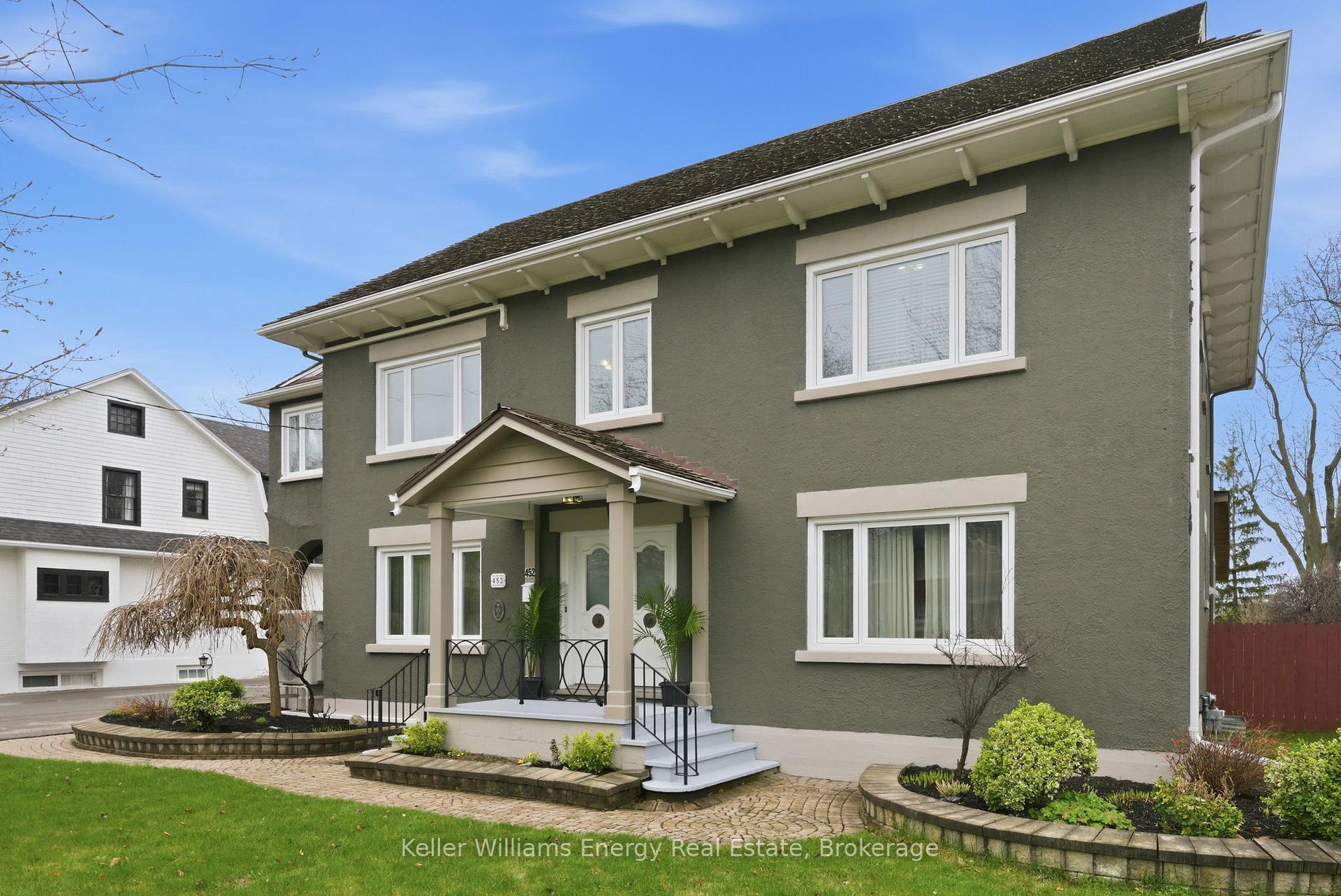 452 Simcoe Street N