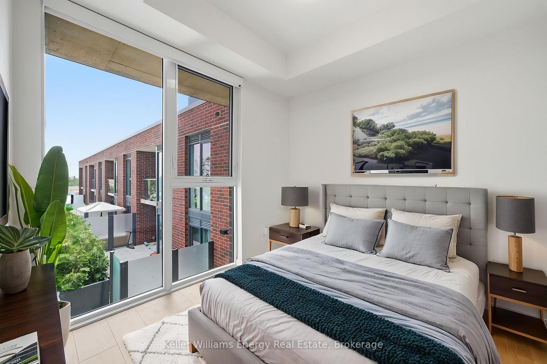 201 Brock Street S 417