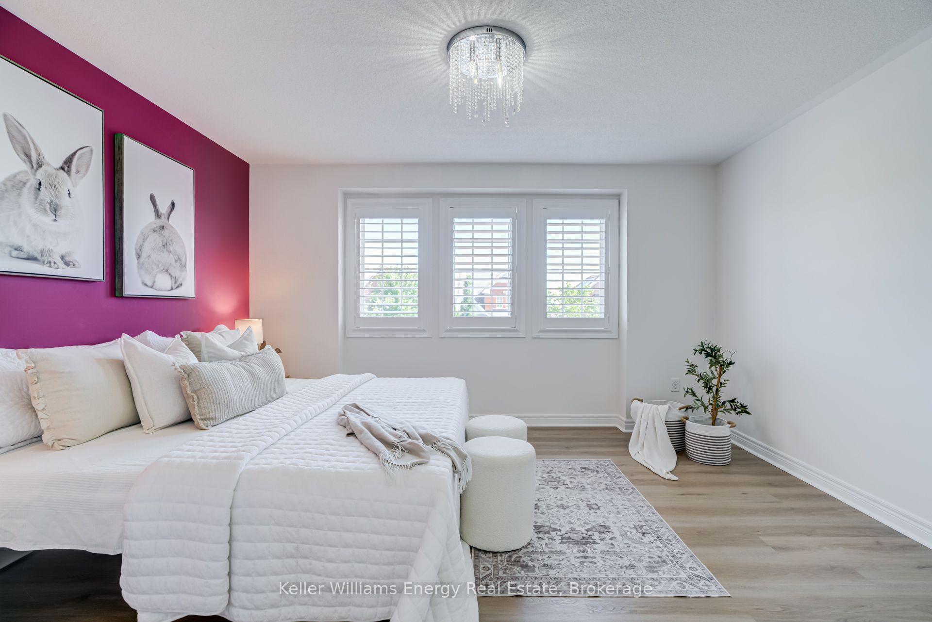 1342 Harlstone Crescent