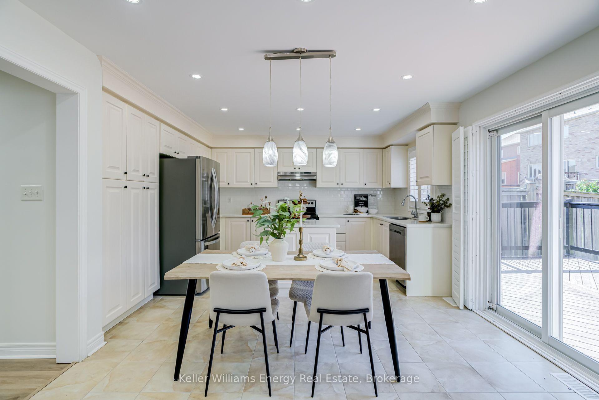 1342 Harlstone Crescent