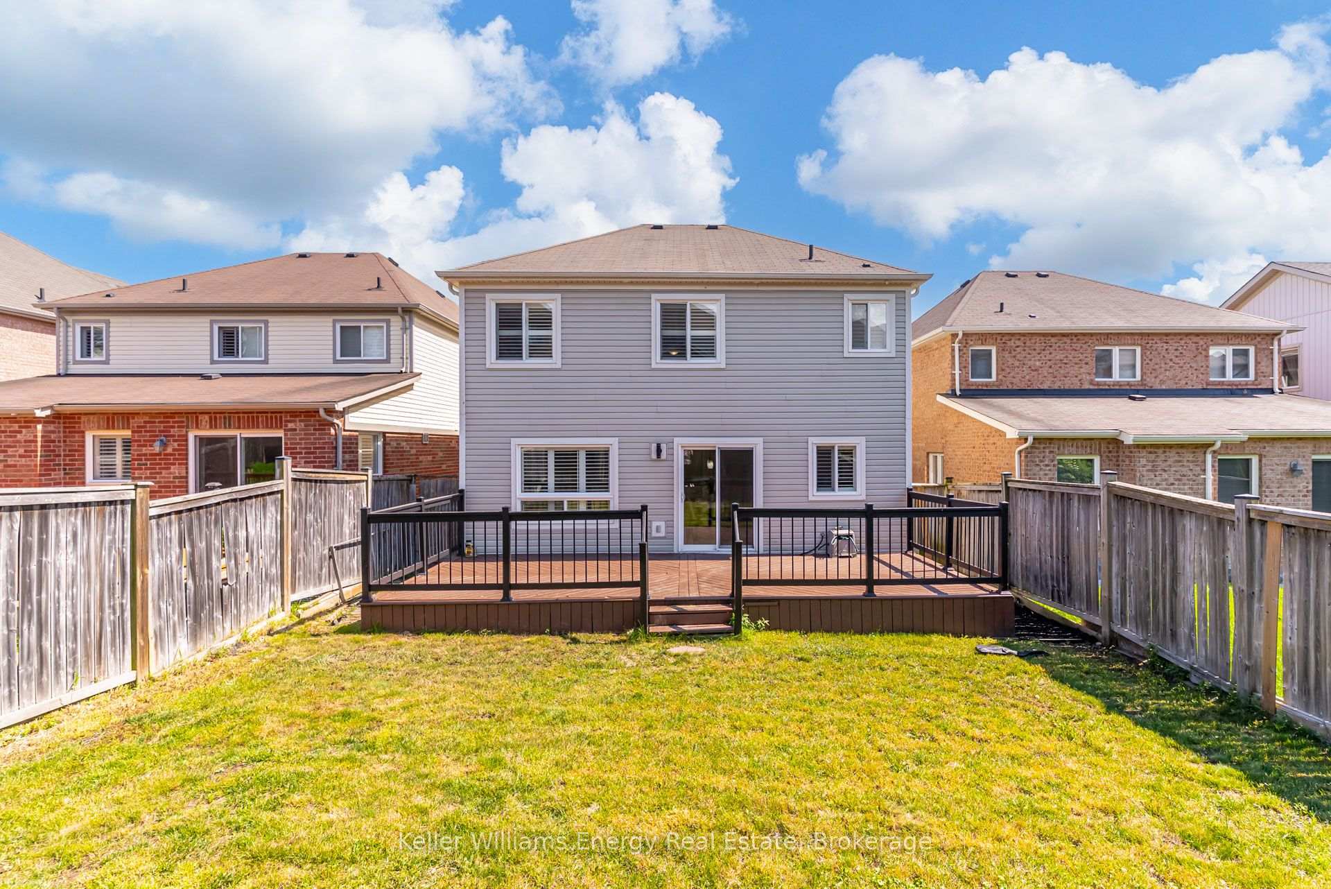 1342 Harlstone Crescent