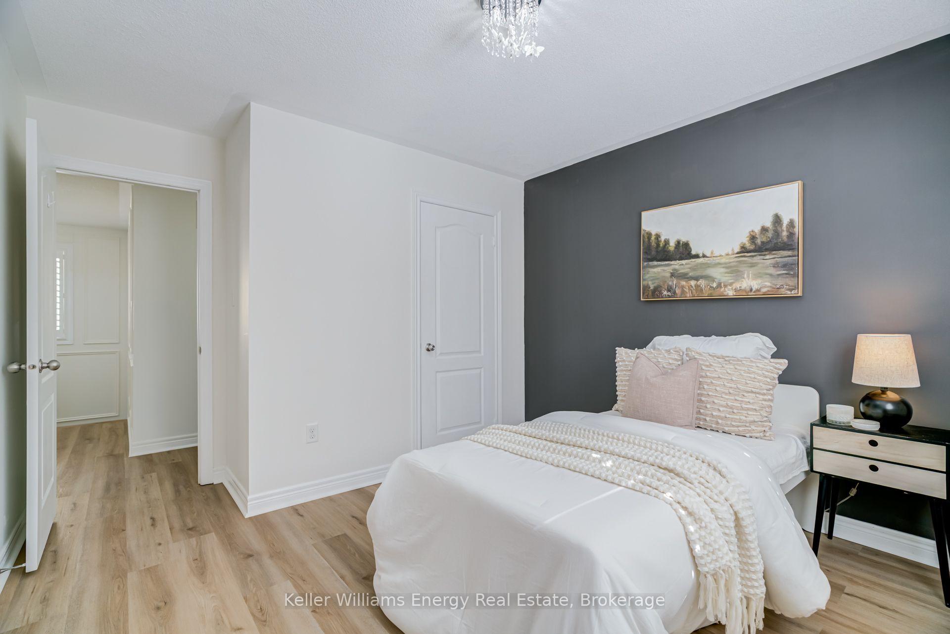 1342 Harlstone Crescent