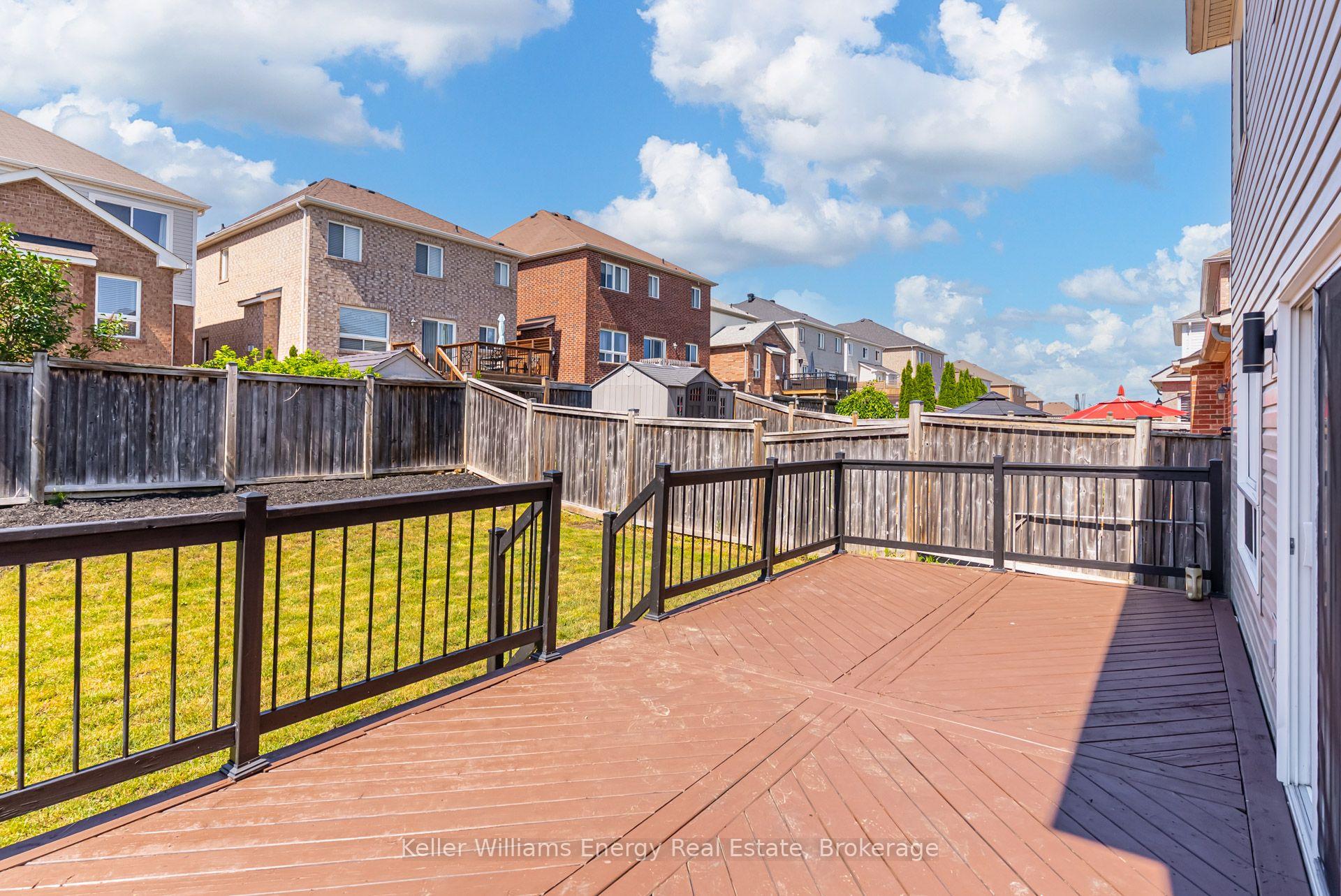 1342 Harlstone Crescent
