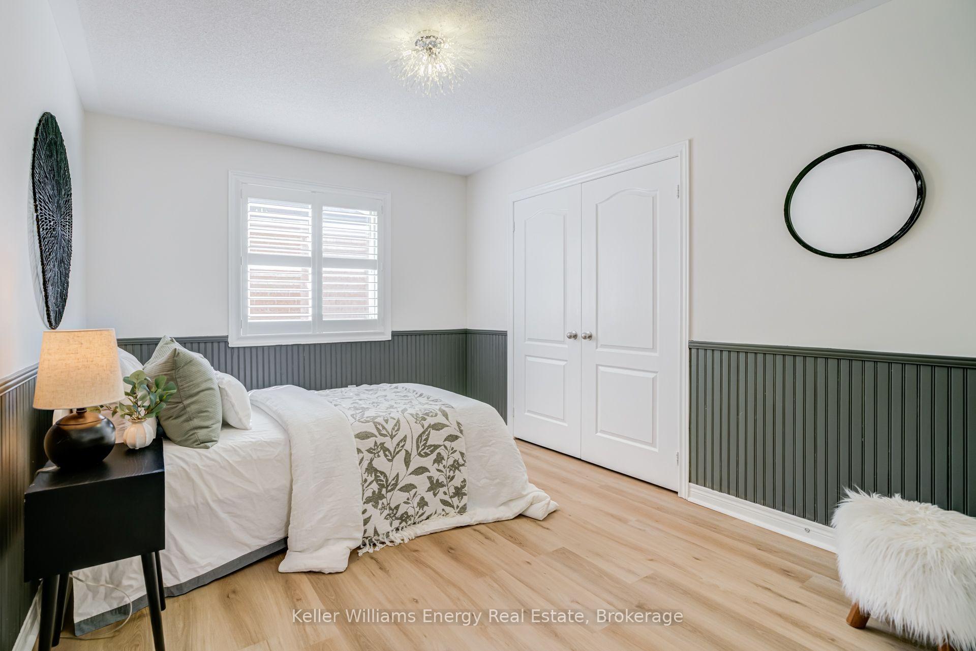 1342 Harlstone Crescent