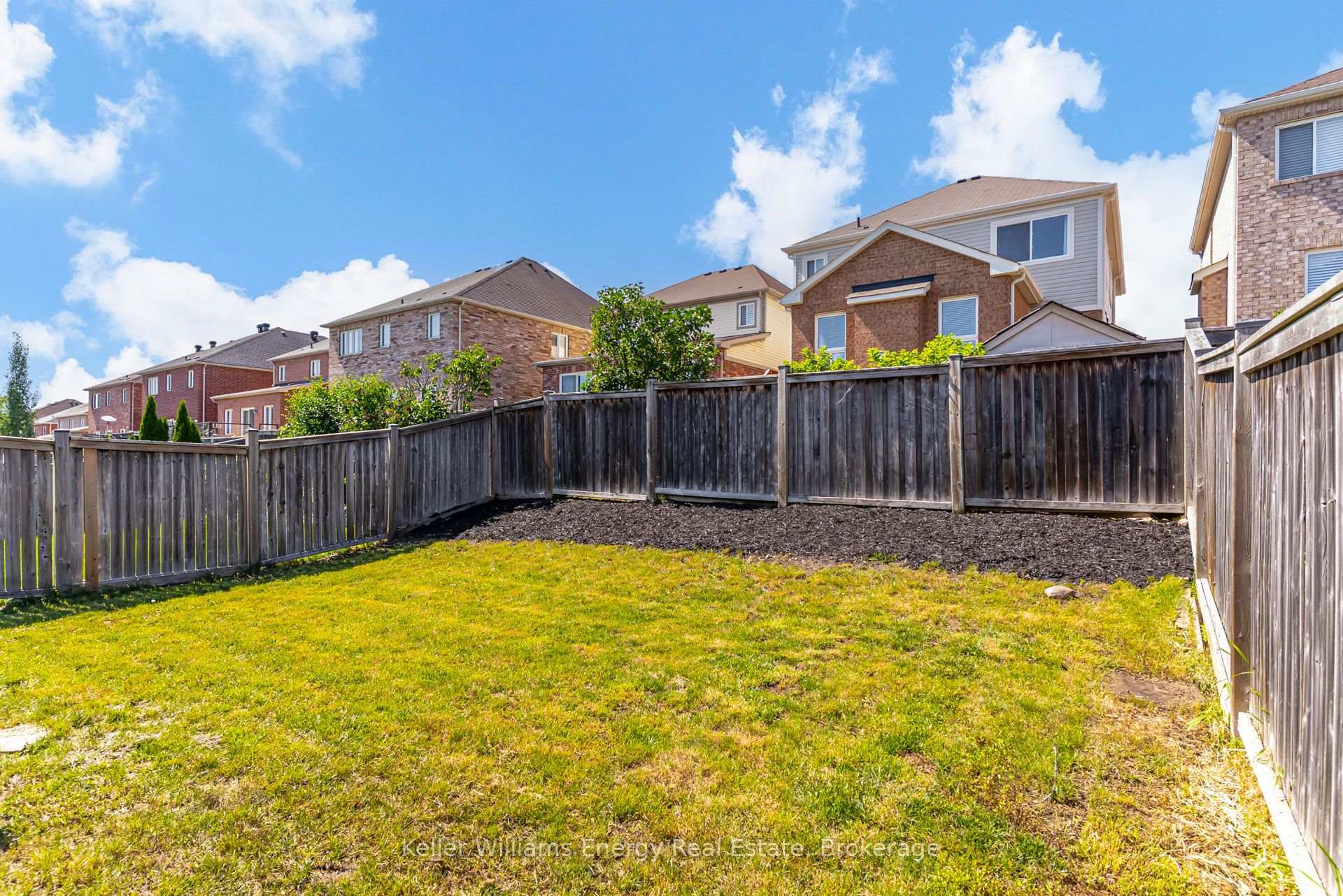 1342 Harlstone Crescent