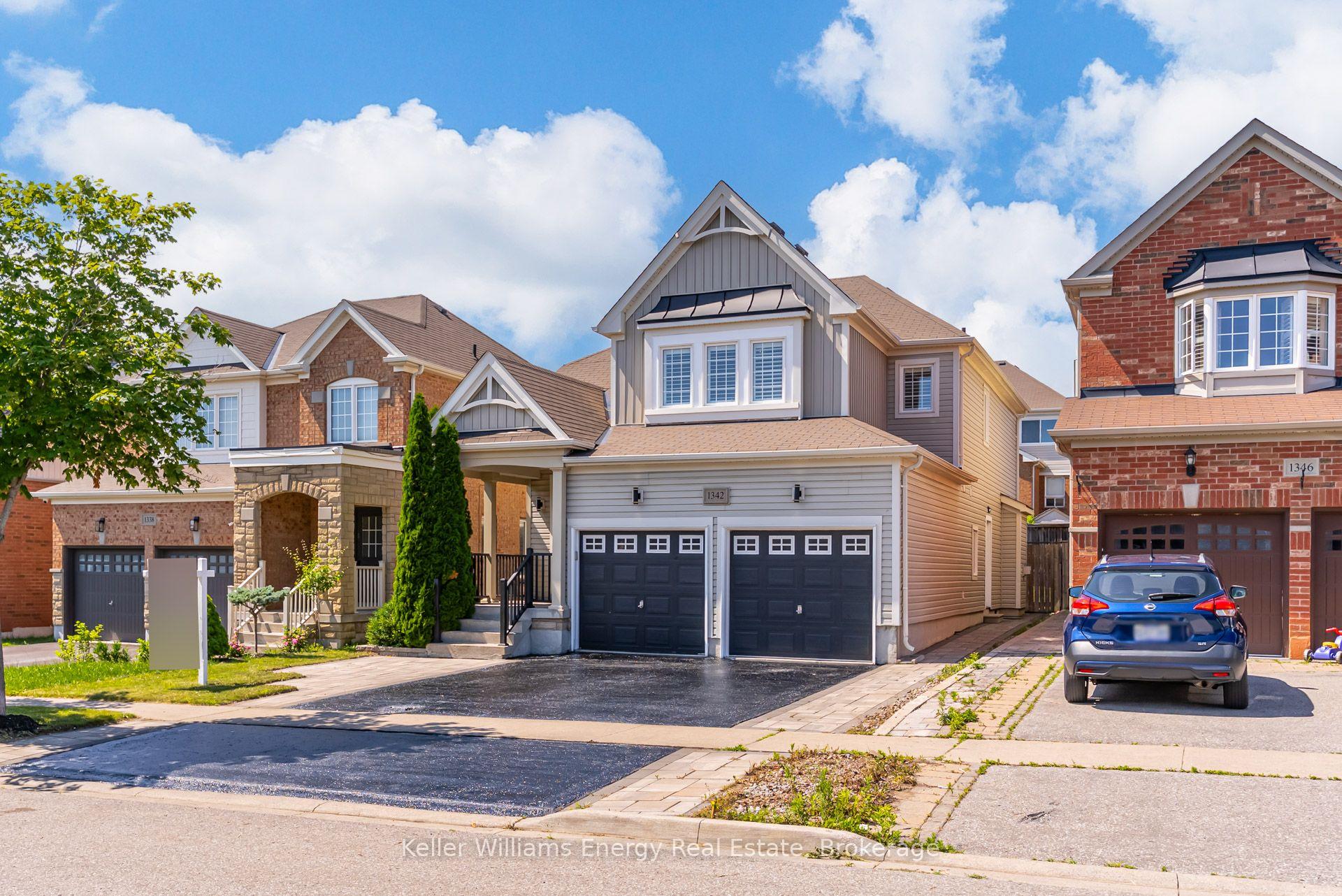 1342 Harlstone Crescent