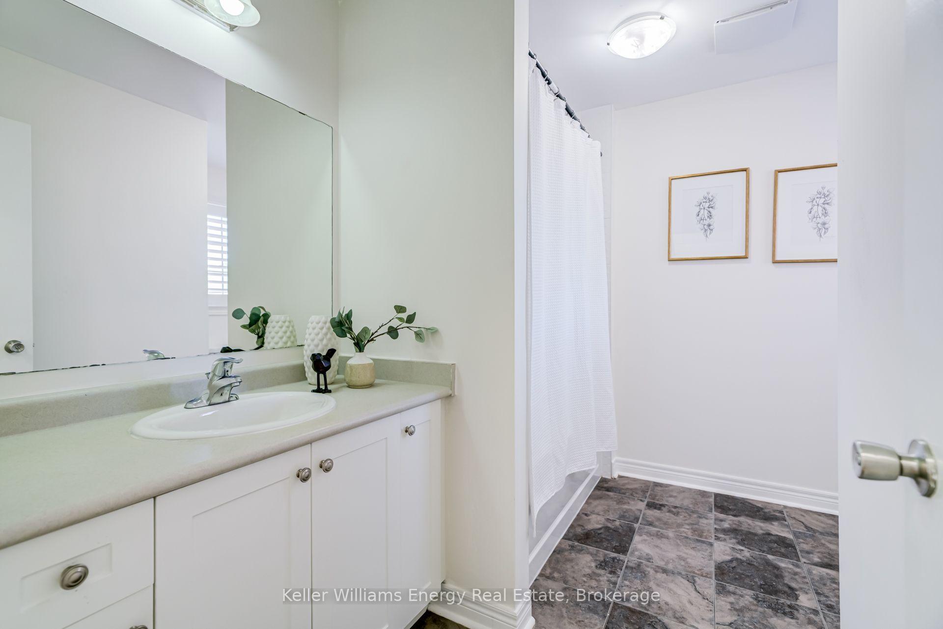 1342 Harlstone Crescent