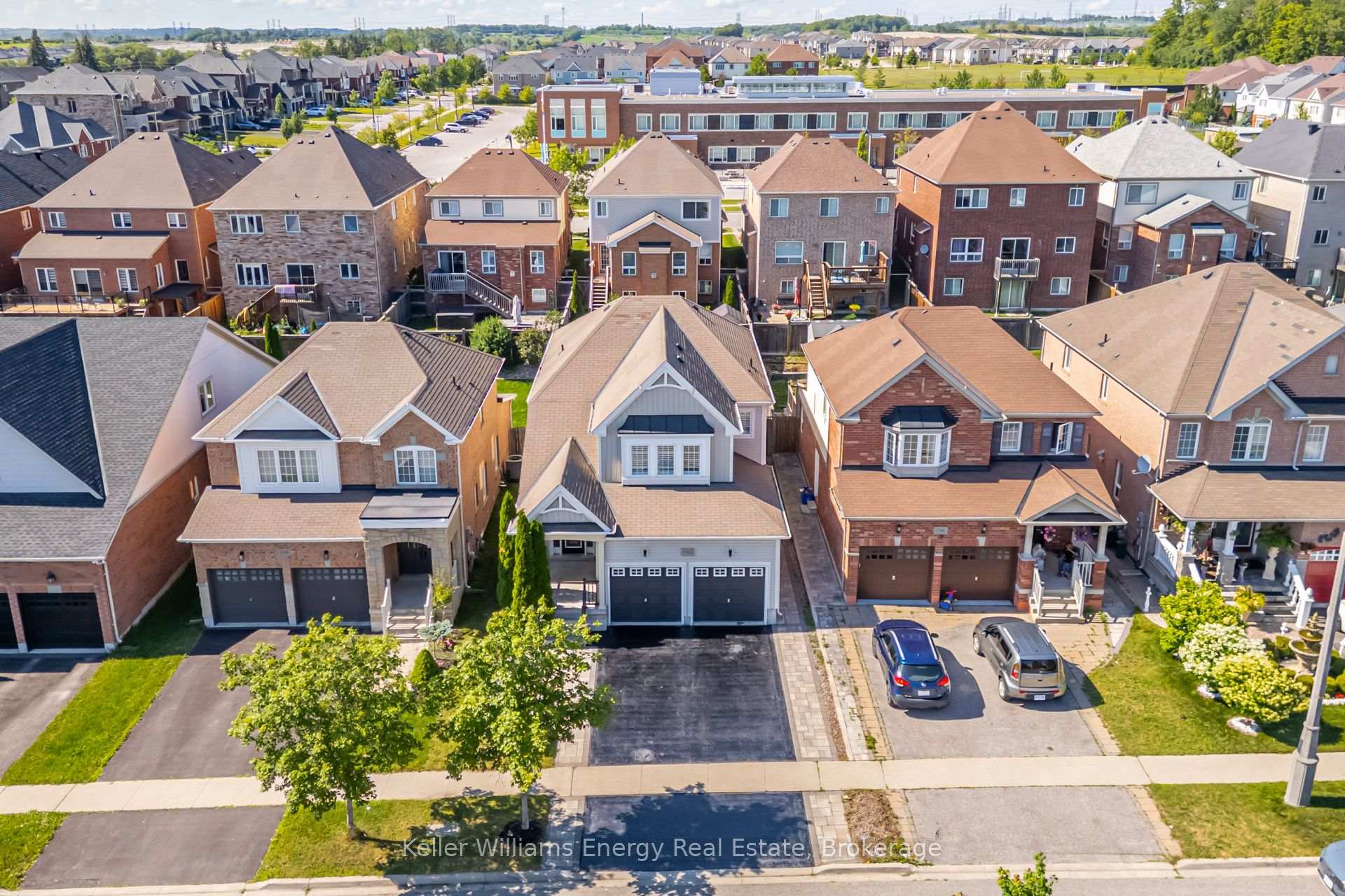 1342 Harlstone Crescent