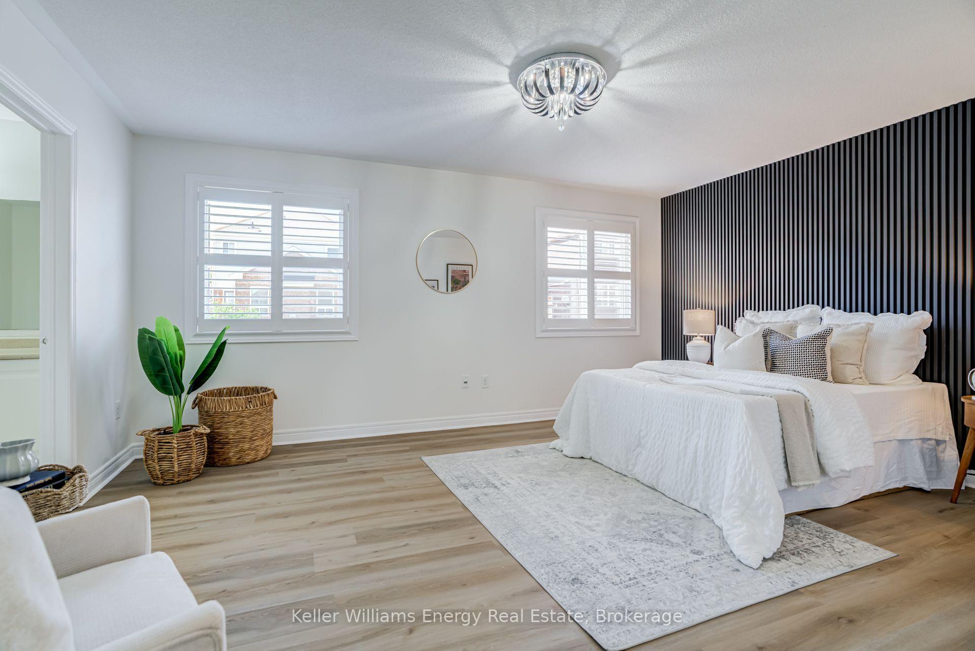 1342 Harlstone Crescent