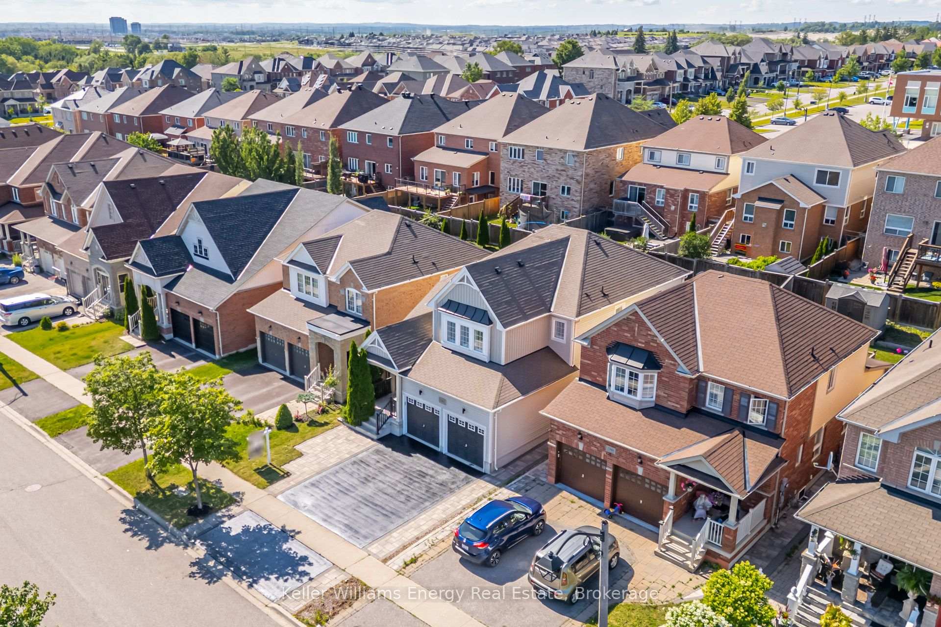 1342 Harlstone Crescent