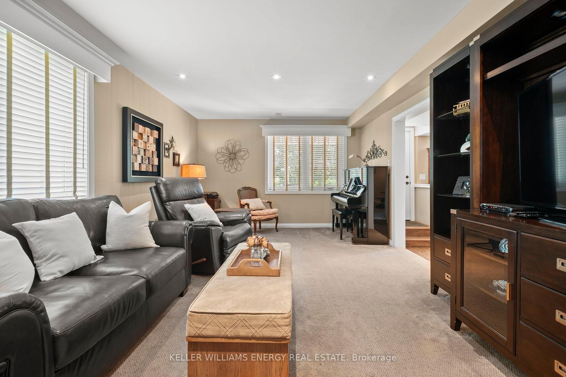 833 Glenmanor Drive