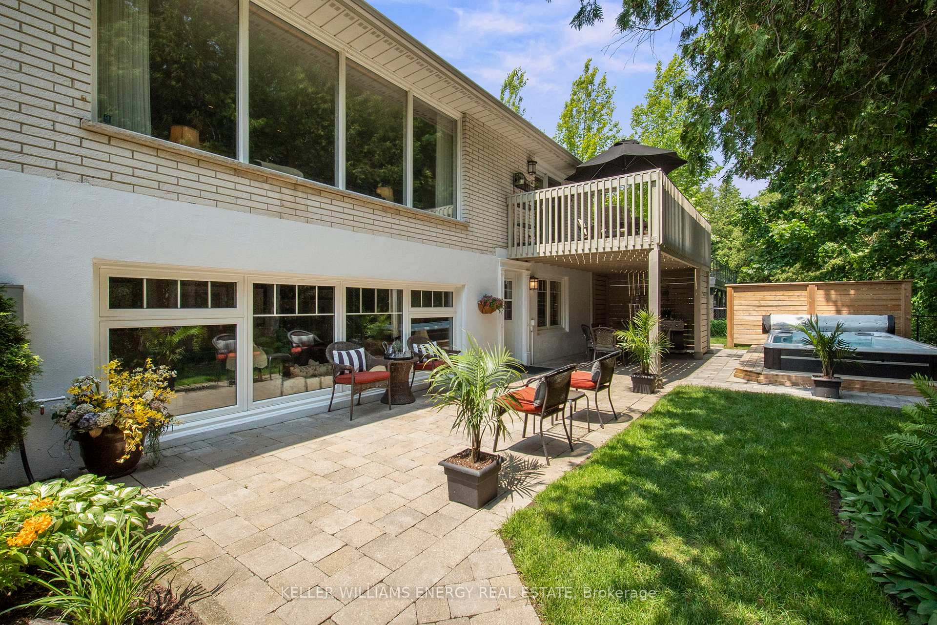 833 Glenmanor Drive