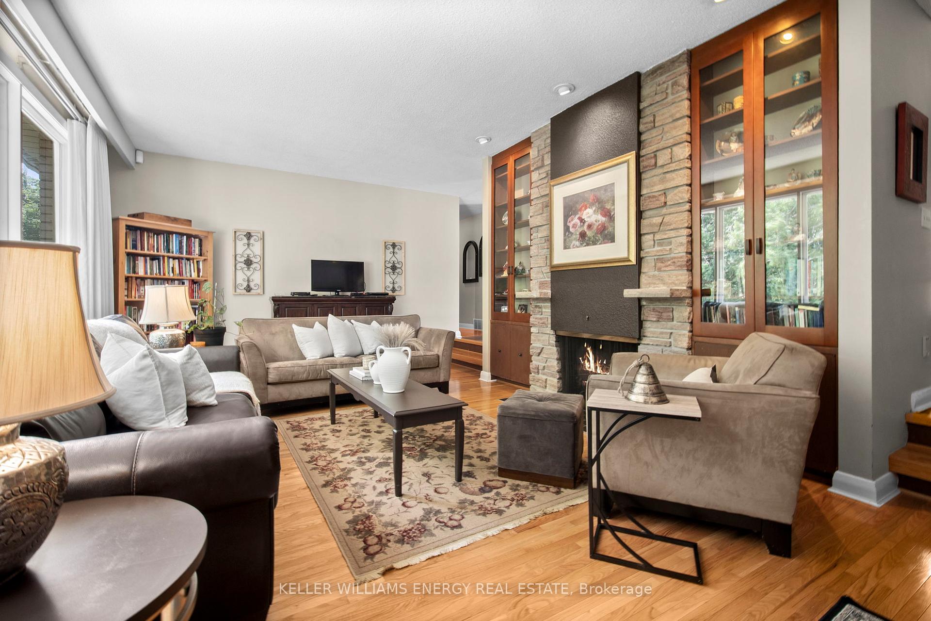 833 Glenmanor Drive