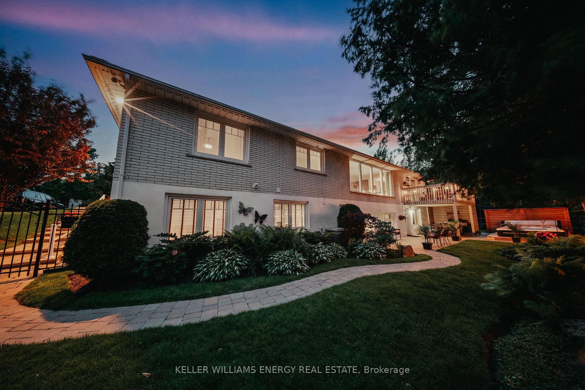 833 Glenmanor Drive