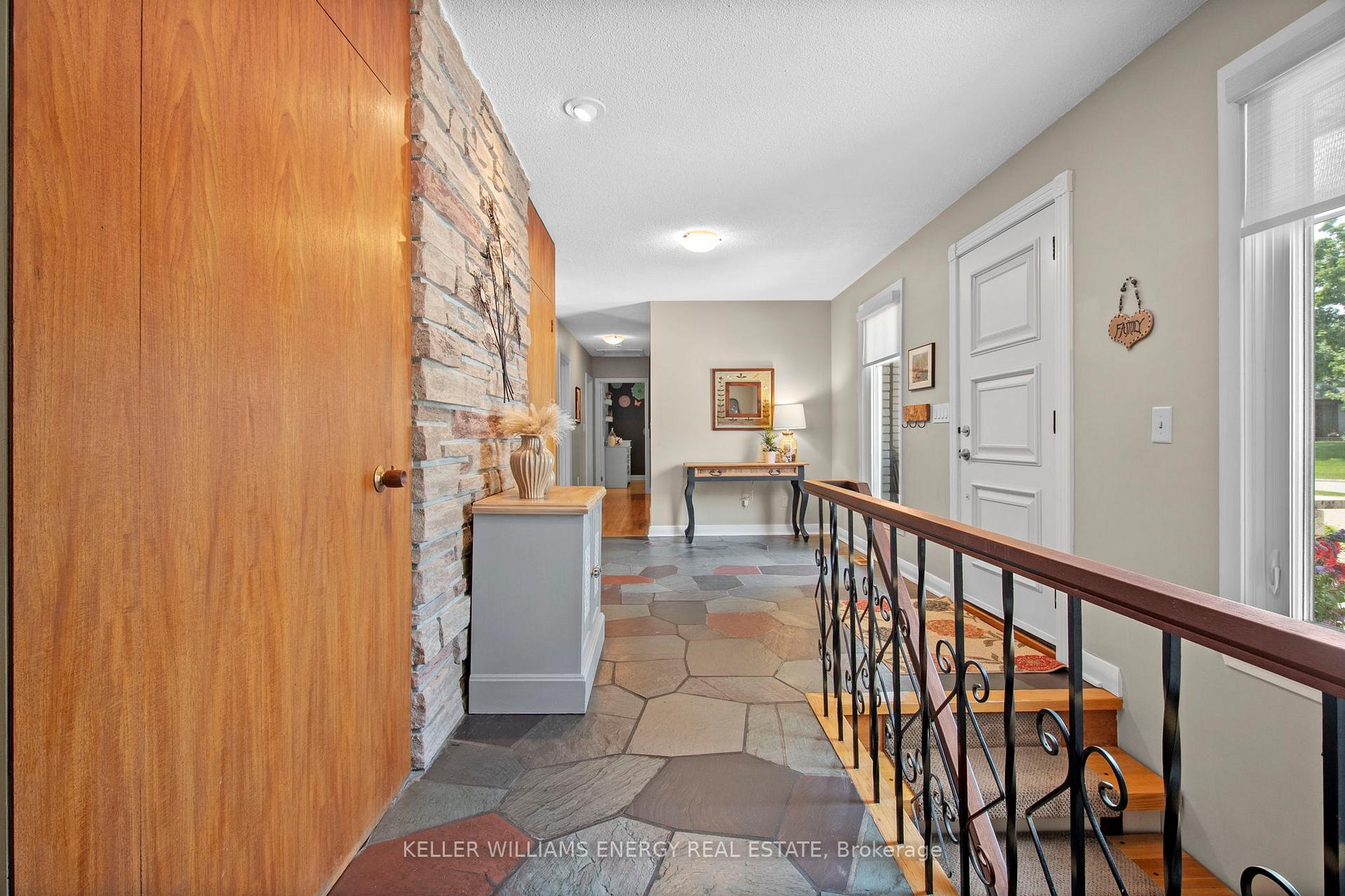 833 Glenmanor Drive