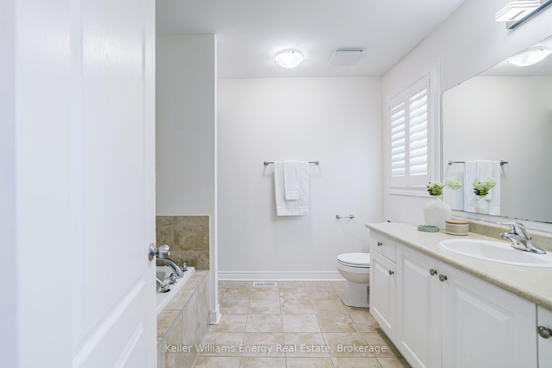 1342 Harlstone Crescent