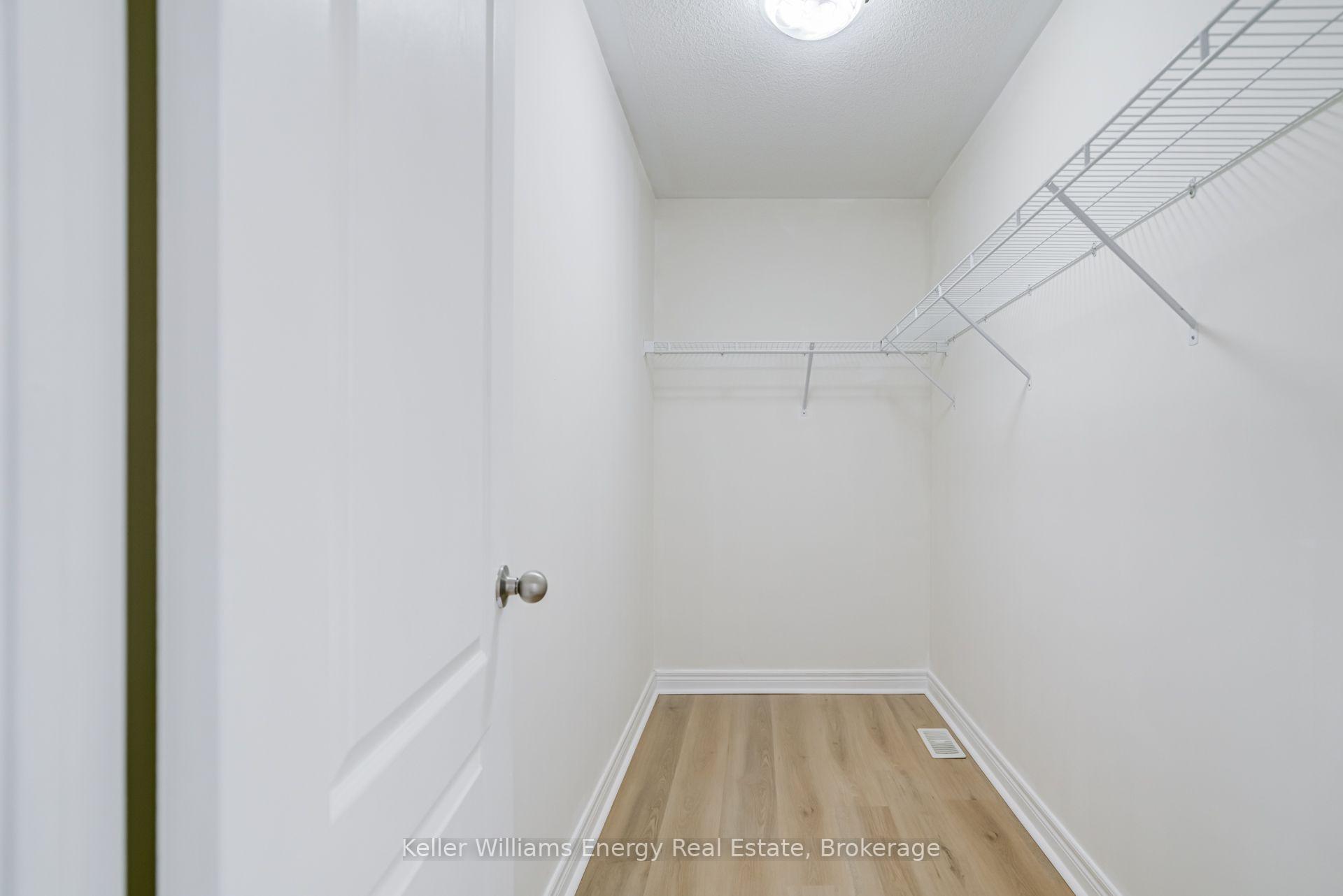 1342 Harlstone Crescent