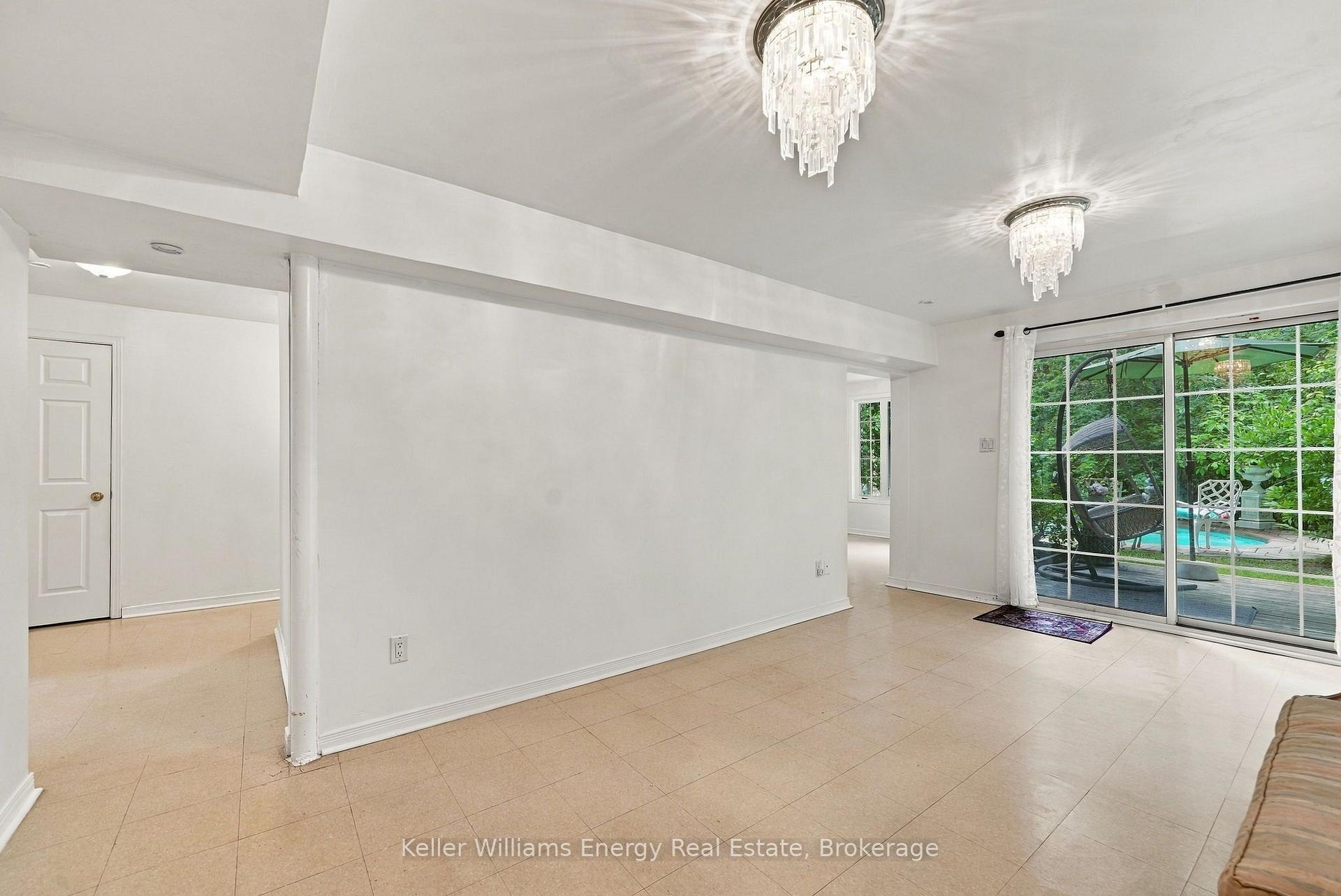990 Glenbourne Drive