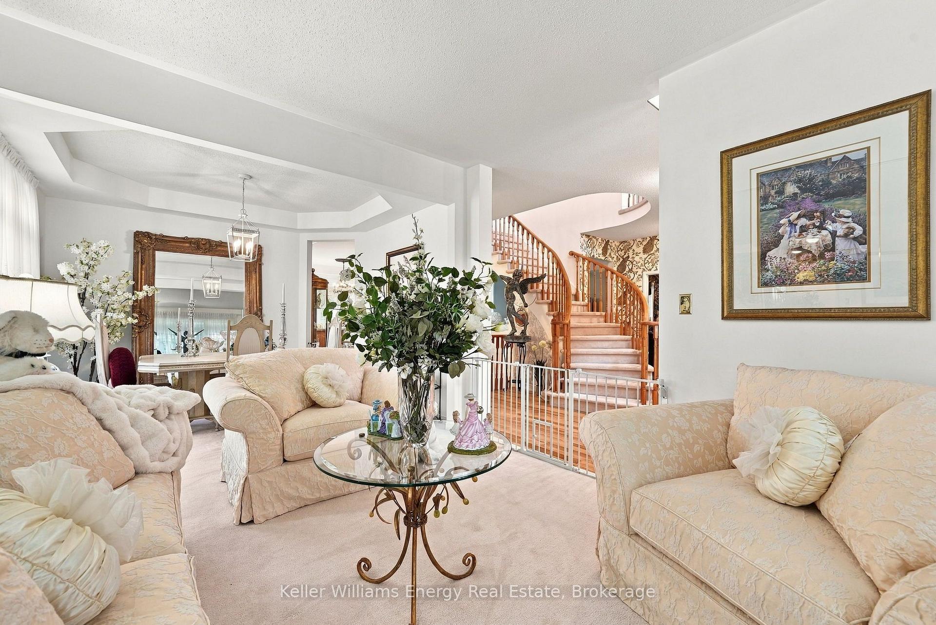 990 Glenbourne Drive
