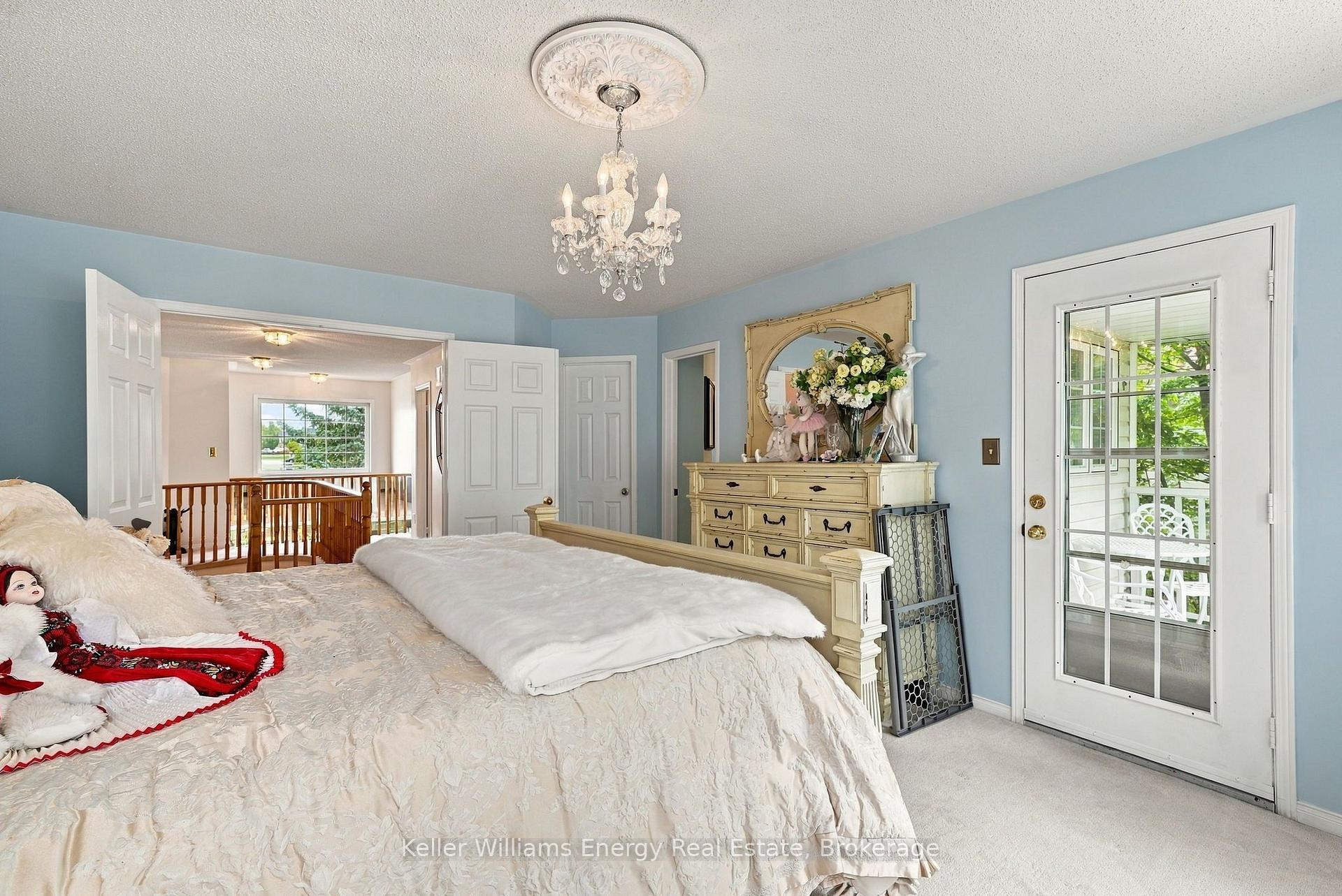 990 Glenbourne Drive