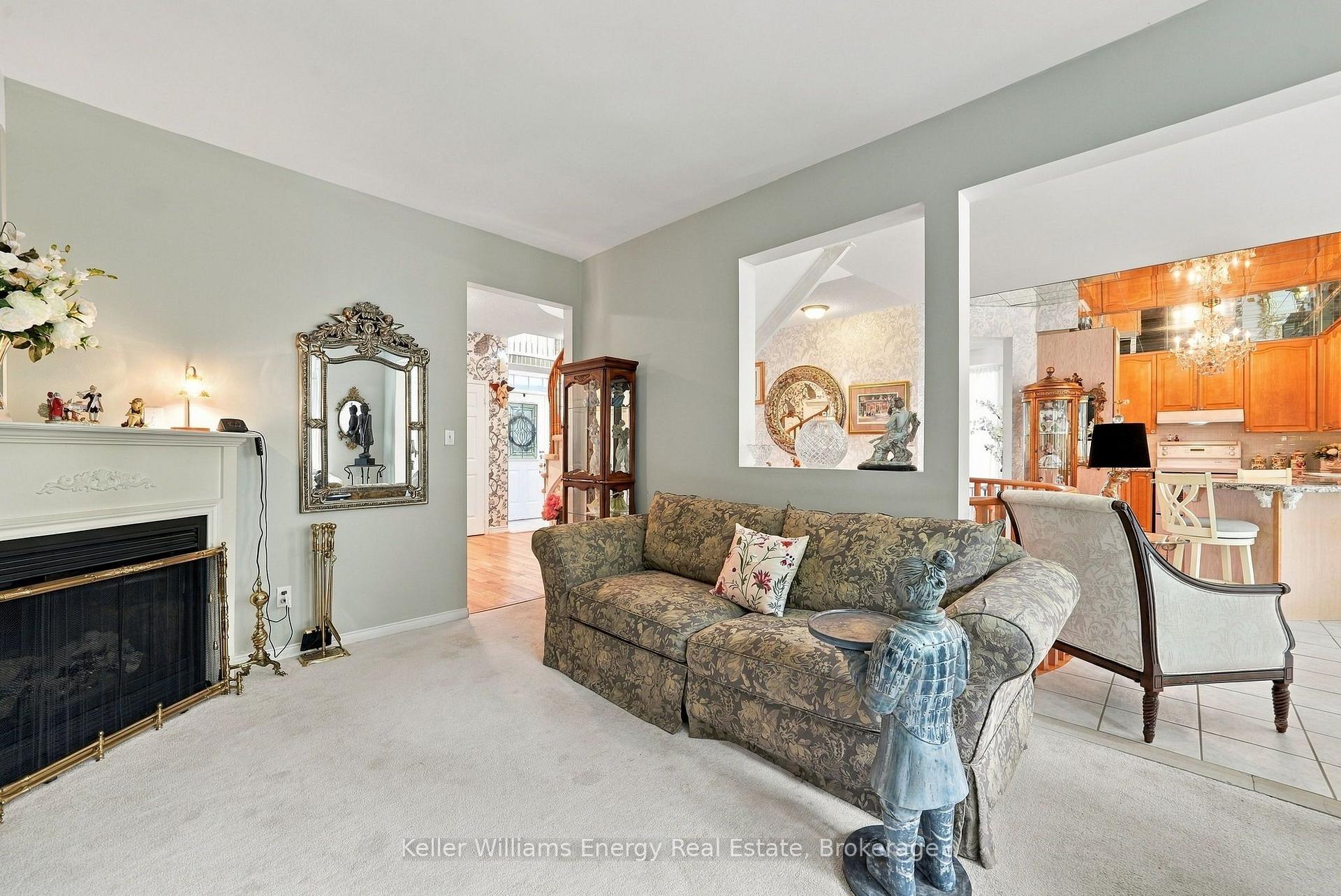 990 Glenbourne Drive