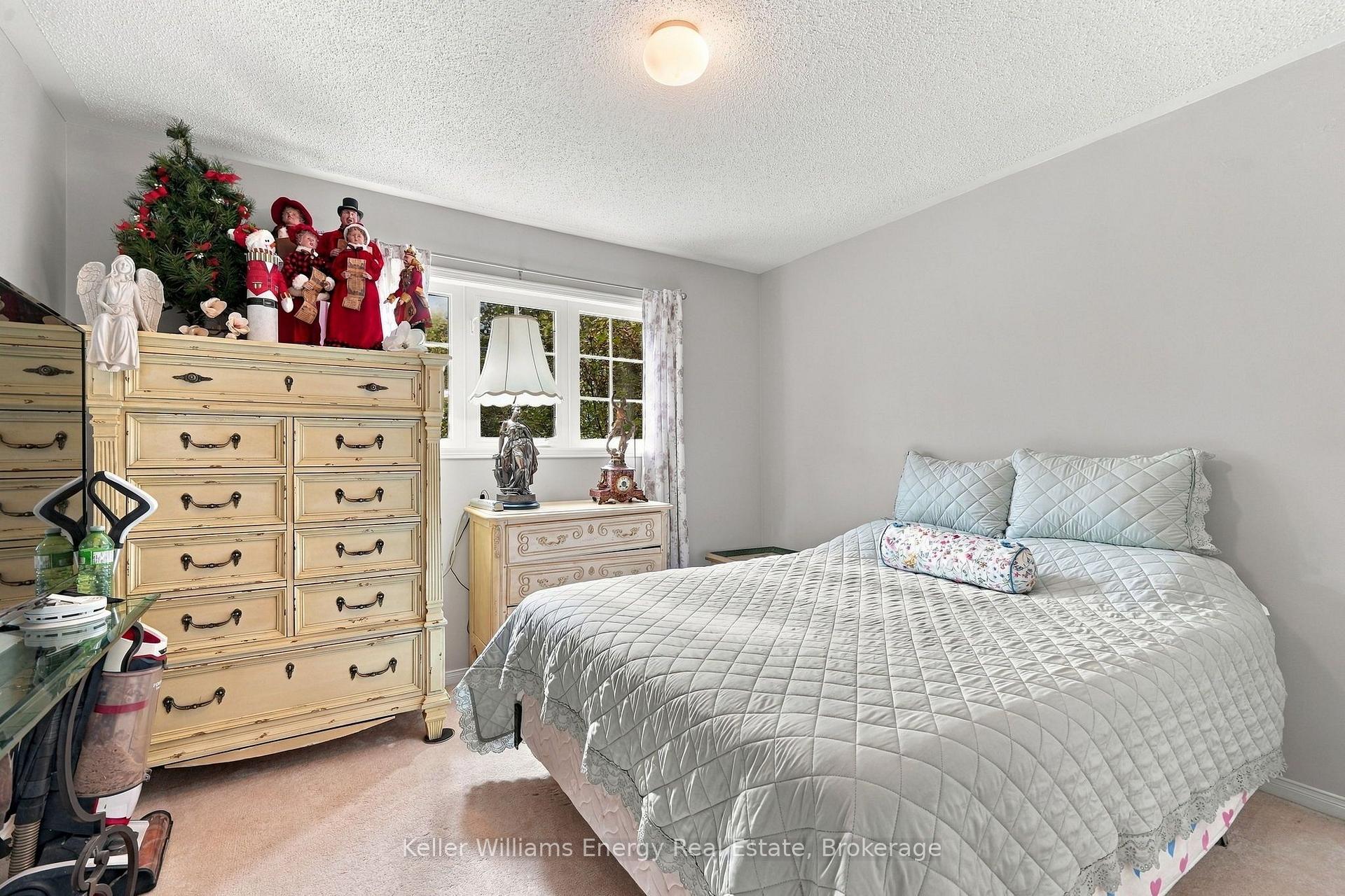 990 Glenbourne Drive