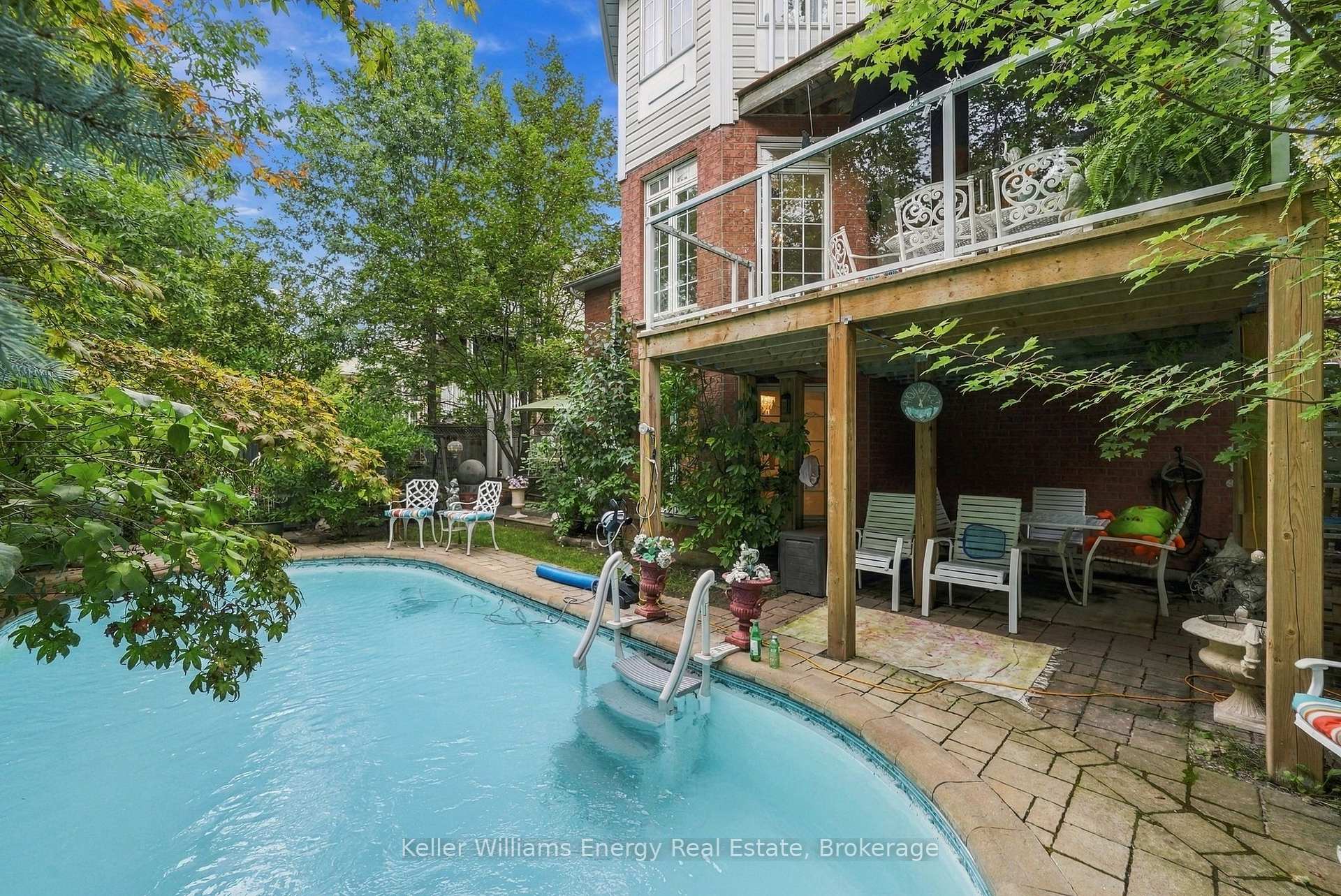 990 Glenbourne Drive