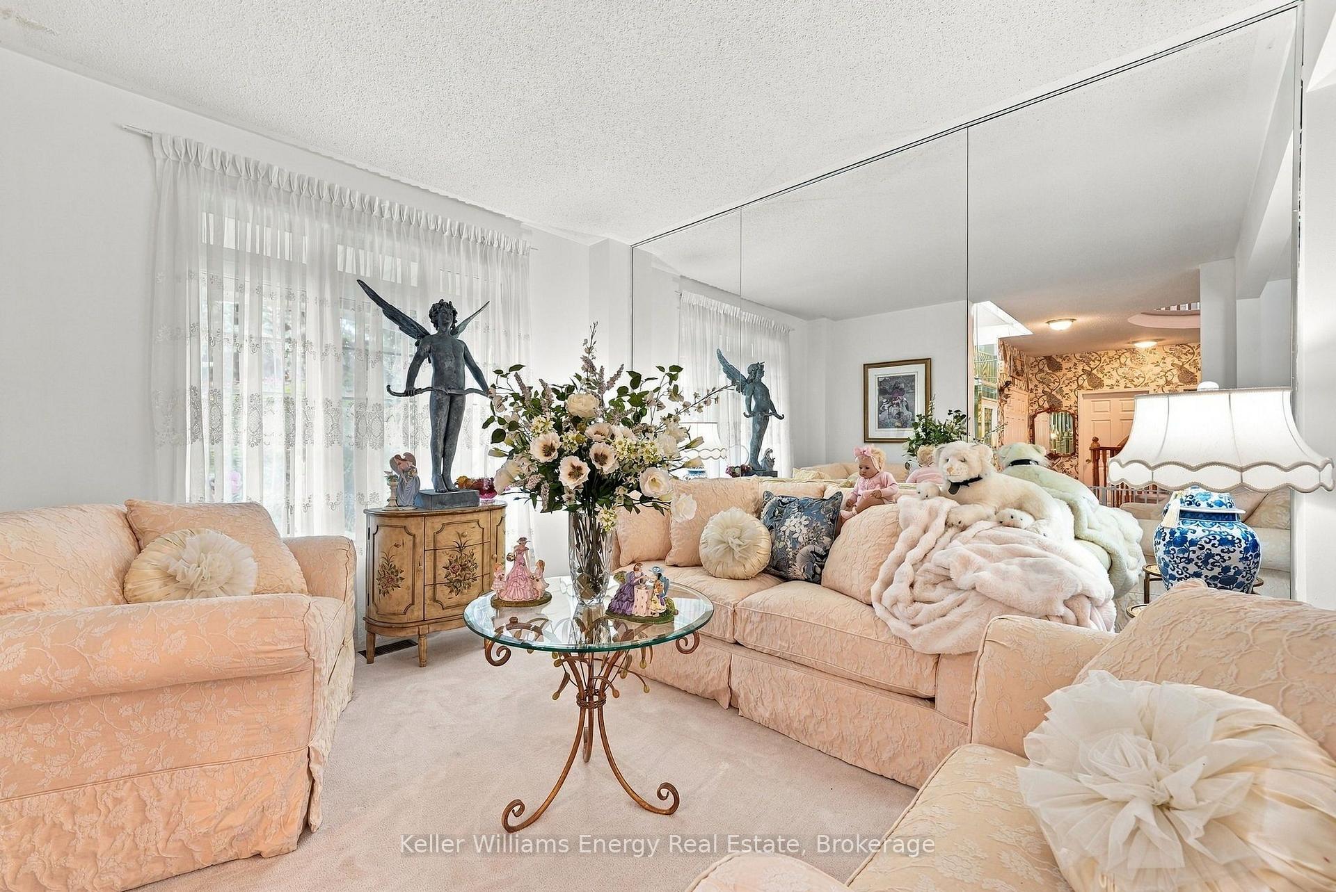 990 Glenbourne Drive