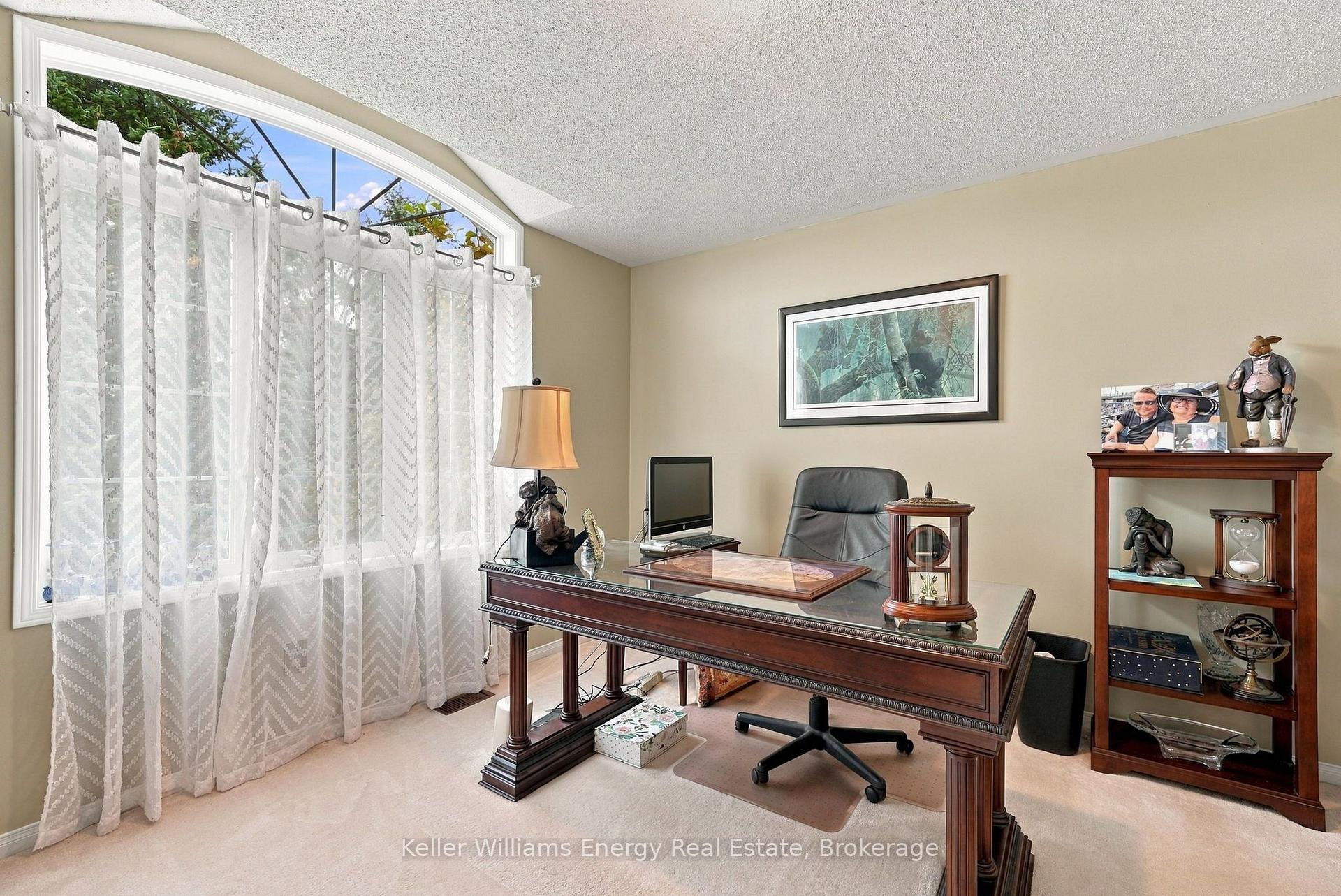 990 Glenbourne Drive