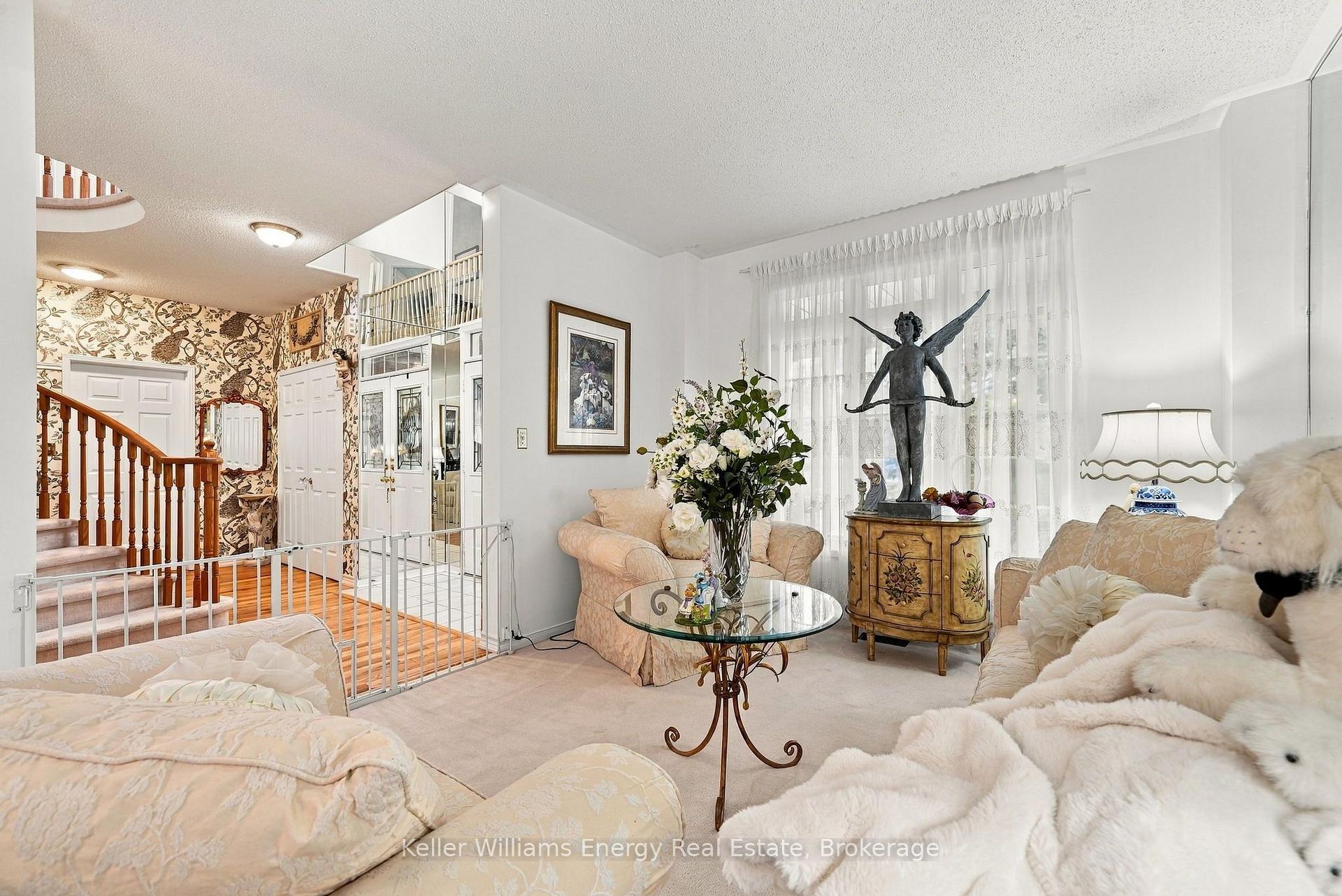 990 Glenbourne Drive