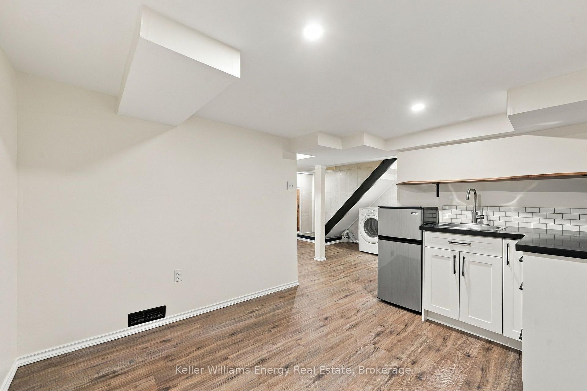 286 Gliddon Avenue