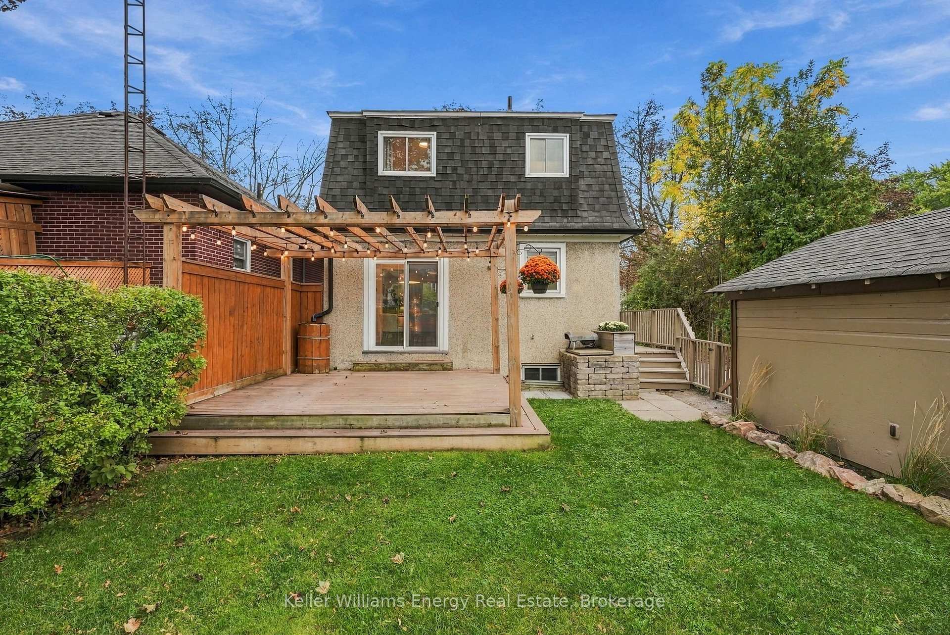 286 Gliddon Avenue