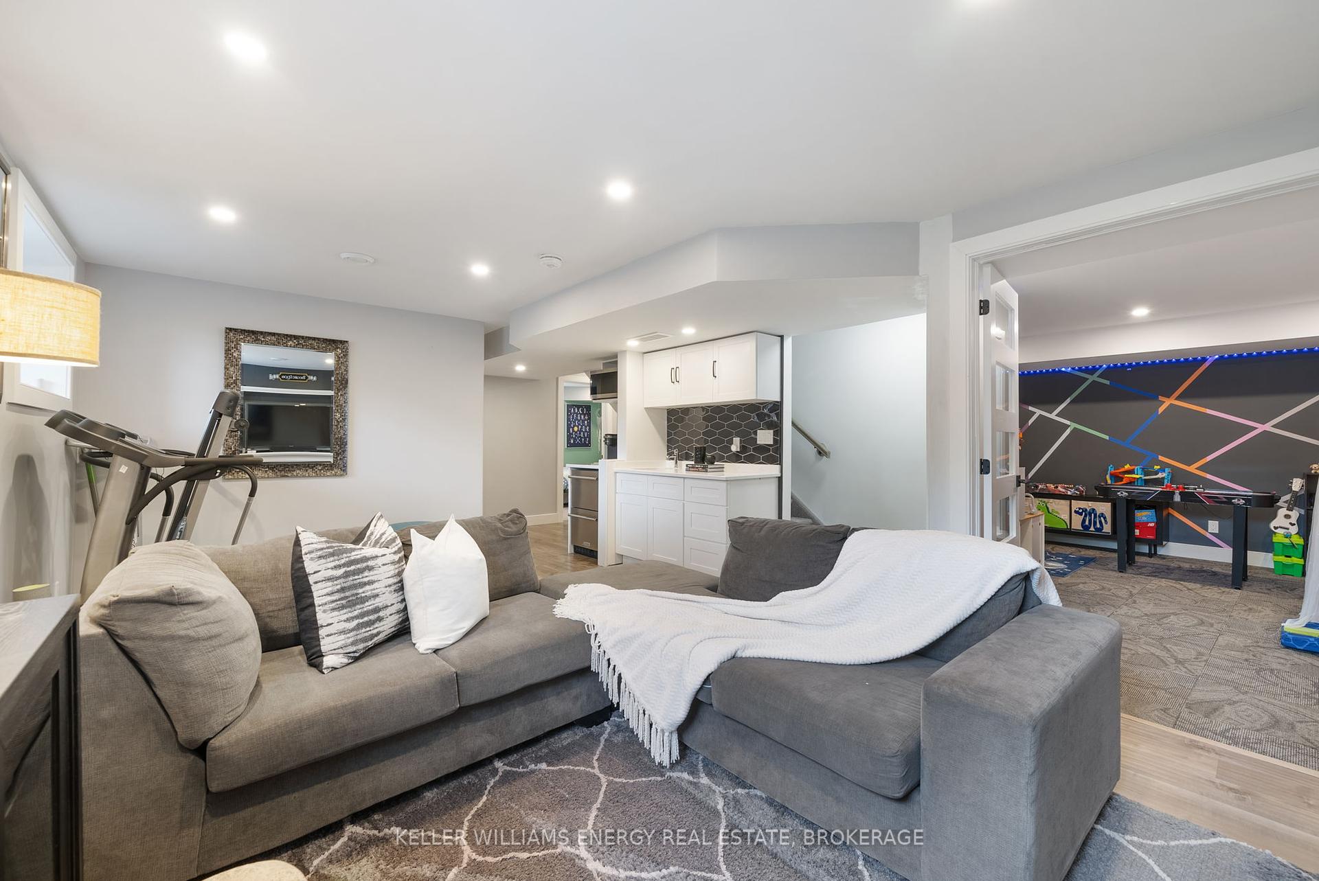 53 MERCEDES Drive