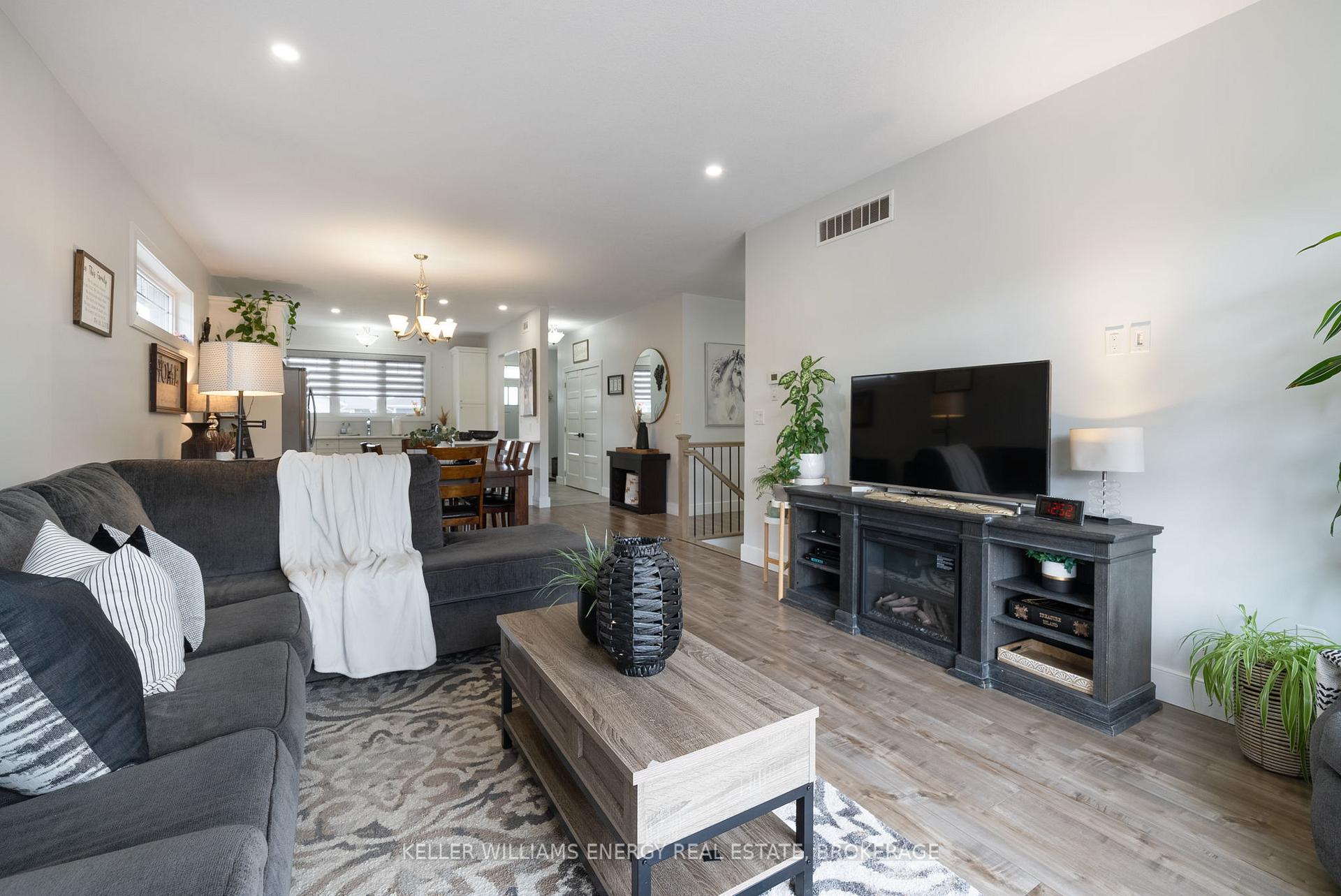 53 MERCEDES Drive