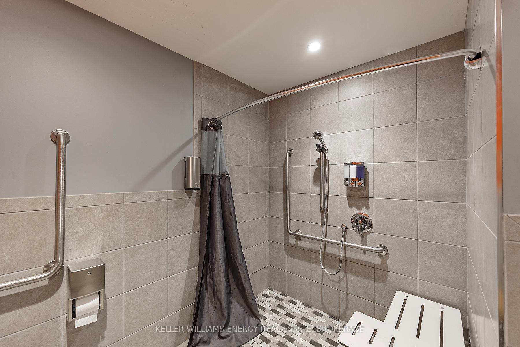 #6B - 500 Gardiners Road Unit: 6B
