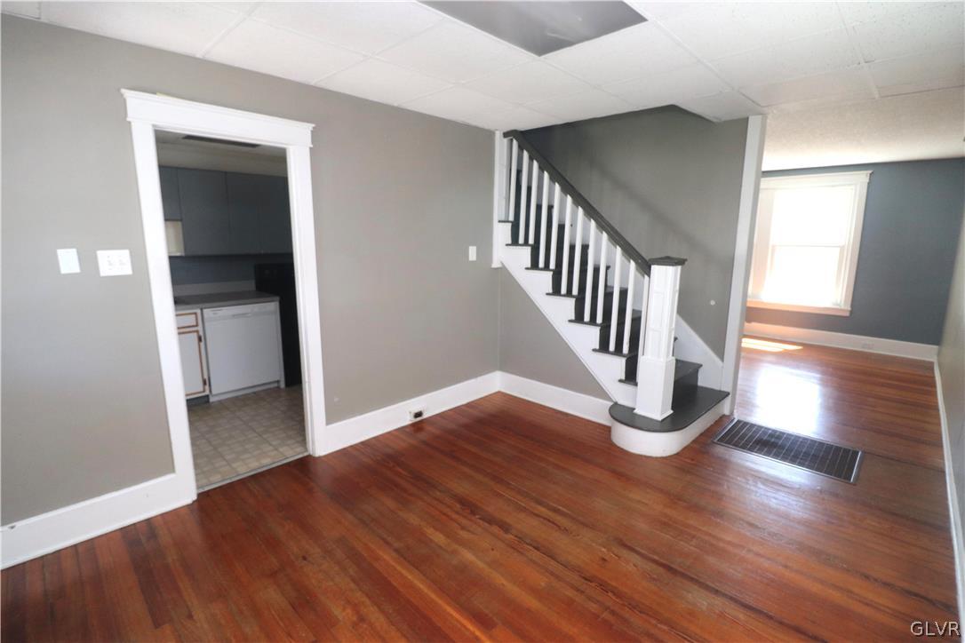 543 Elm Street