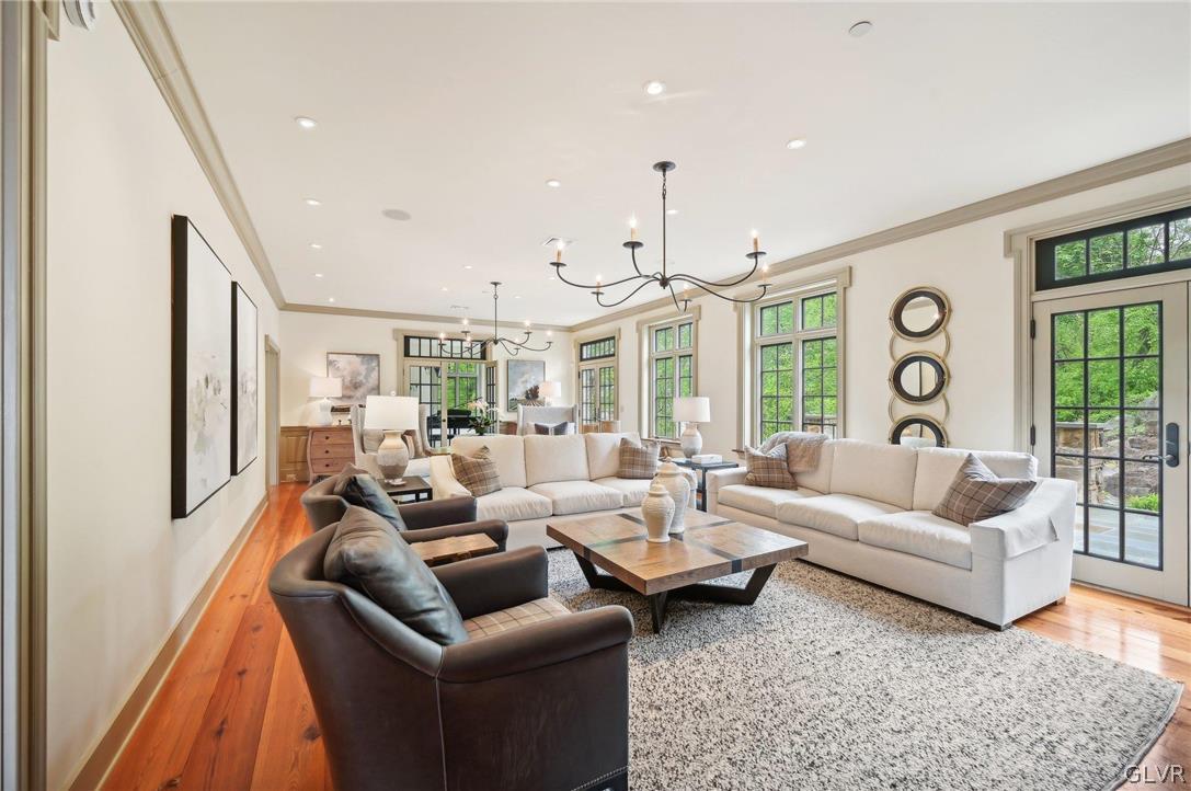 4487 Farview Lane
