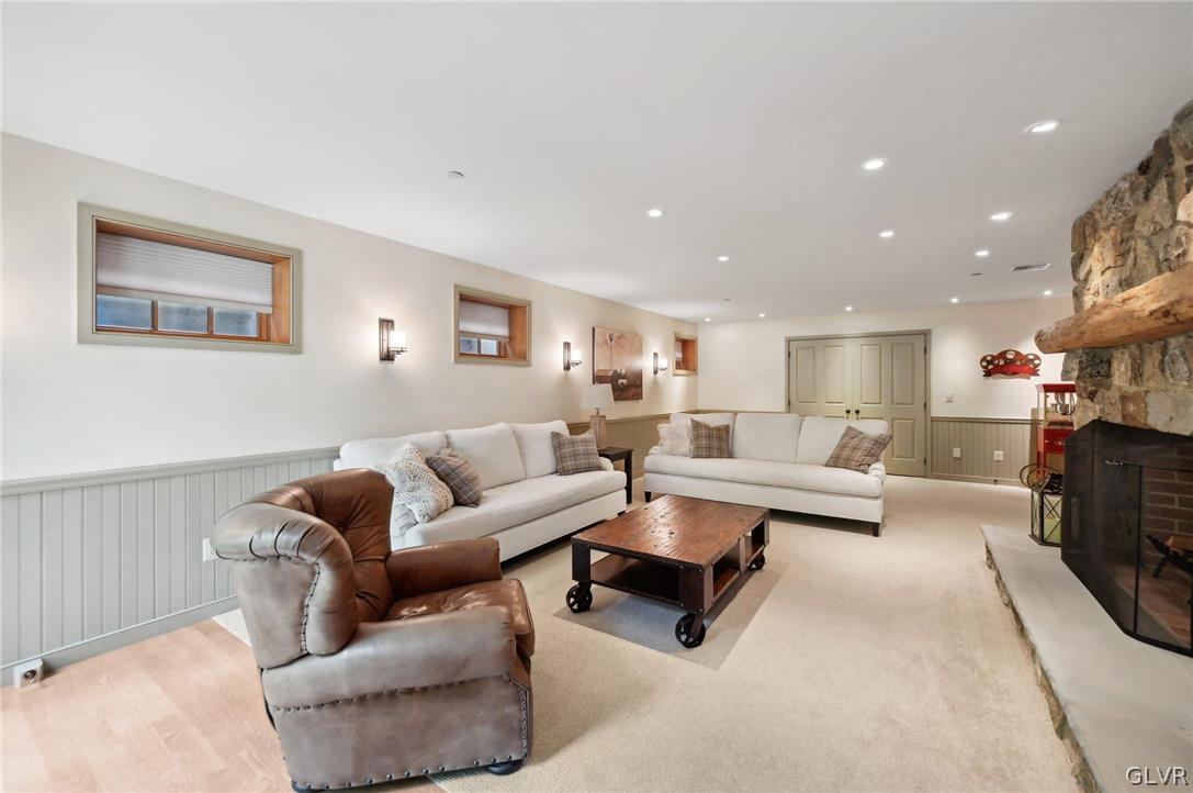 4487 Farview Lane