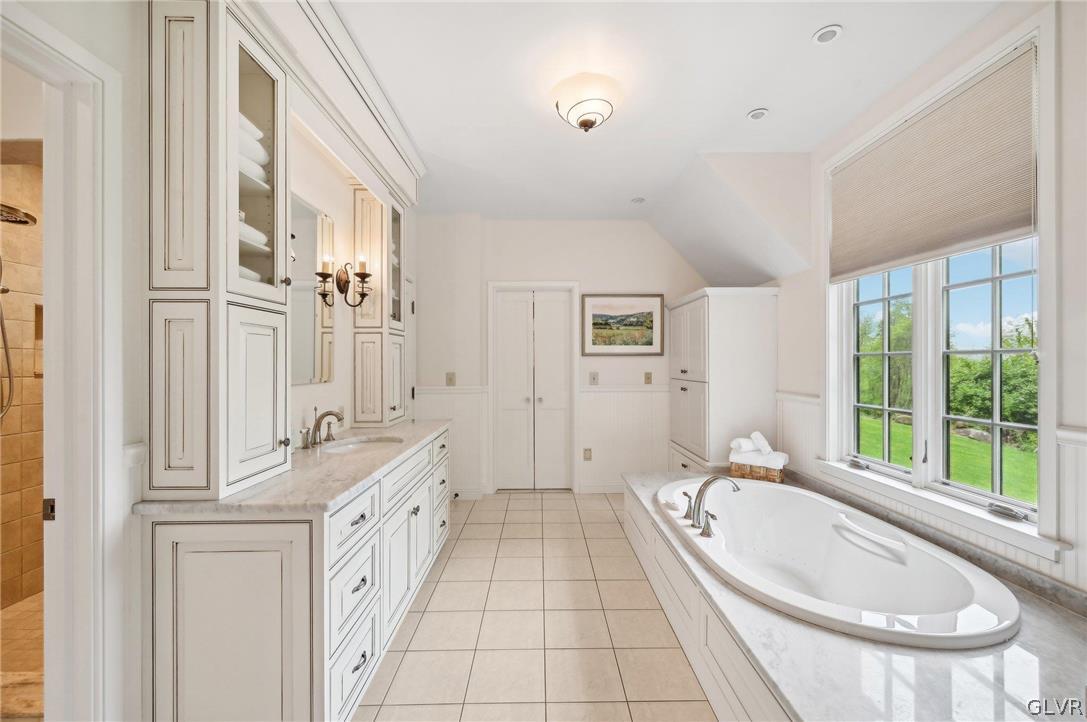 4487 Farview Lane
