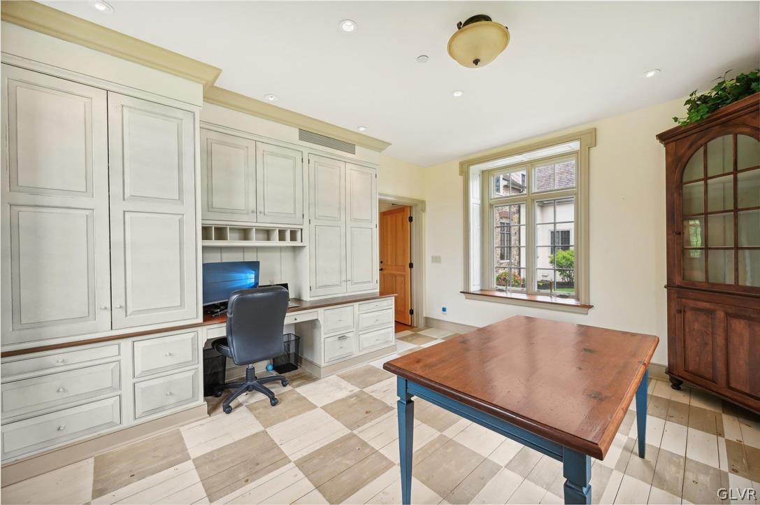 4487 Farview Lane