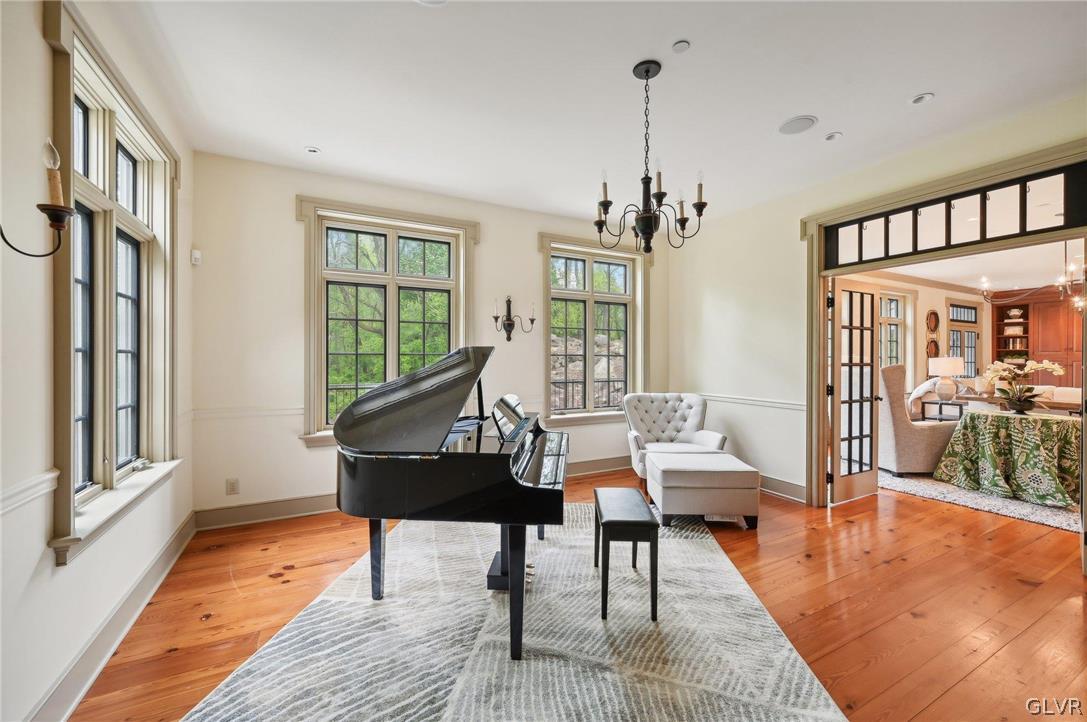 4487 Farview Lane