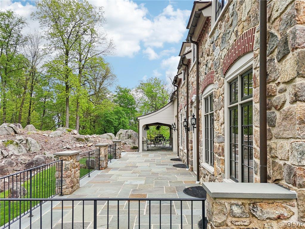 4487 Farview Lane
