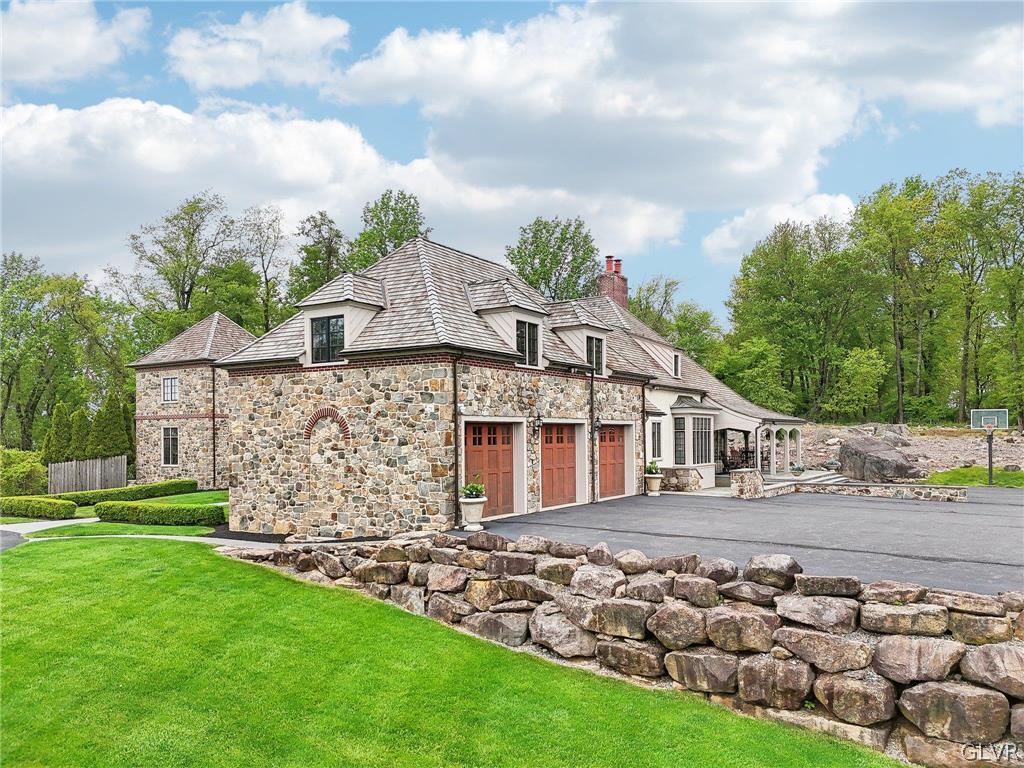 4487 Farview Lane