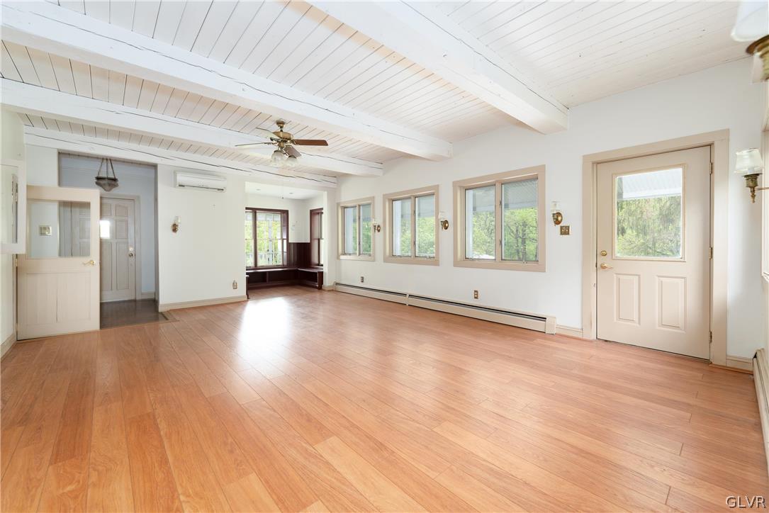 4220 Mountain Road
