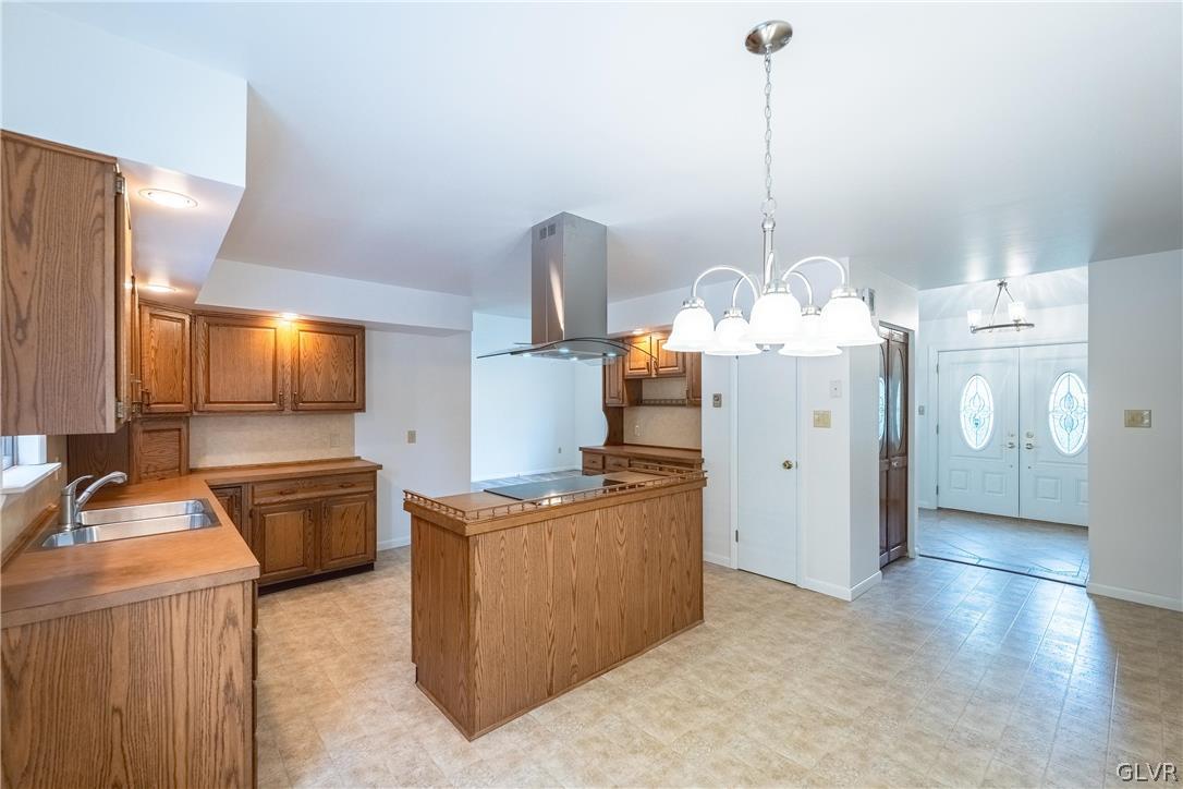 1011 Oldstone Road