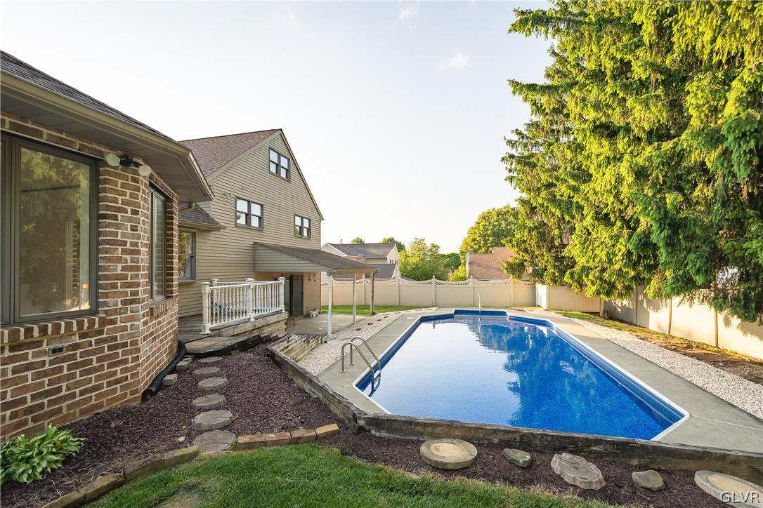 1011 Oldstone Road