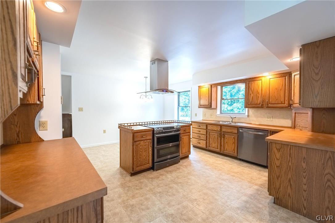 1011 Oldstone Road
