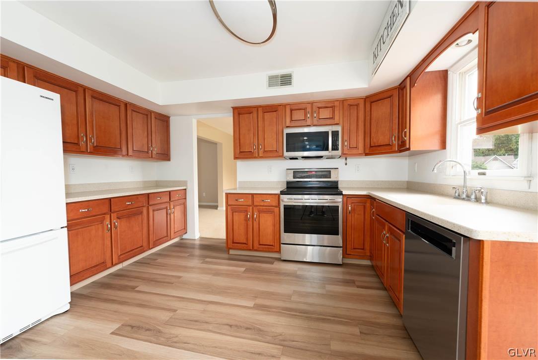 3240 Sequoia Drive