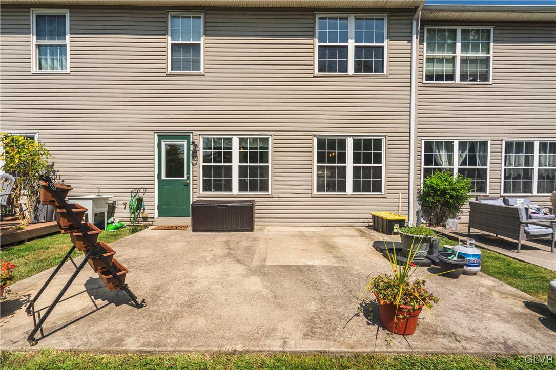 1207 Arbor Court